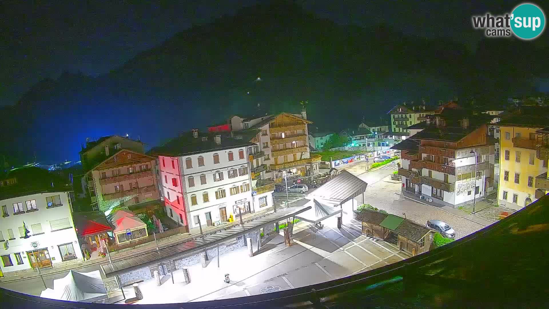 Plaza principal de Forni di Sopra