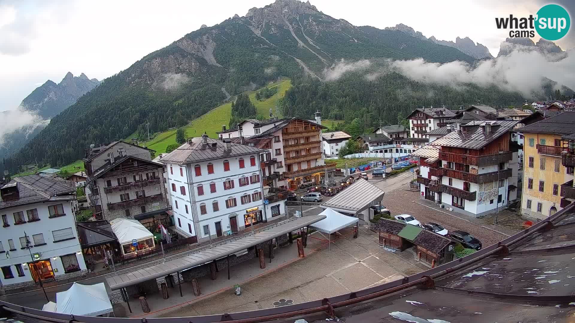 Plaza principal de Forni di Sopra