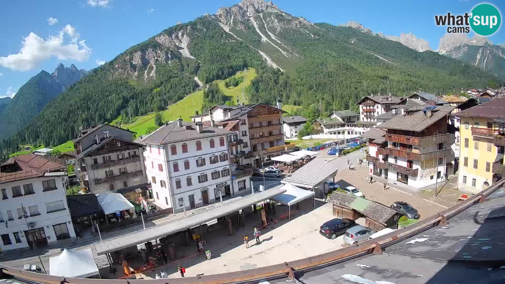 Plaza principal de Forni di Sopra