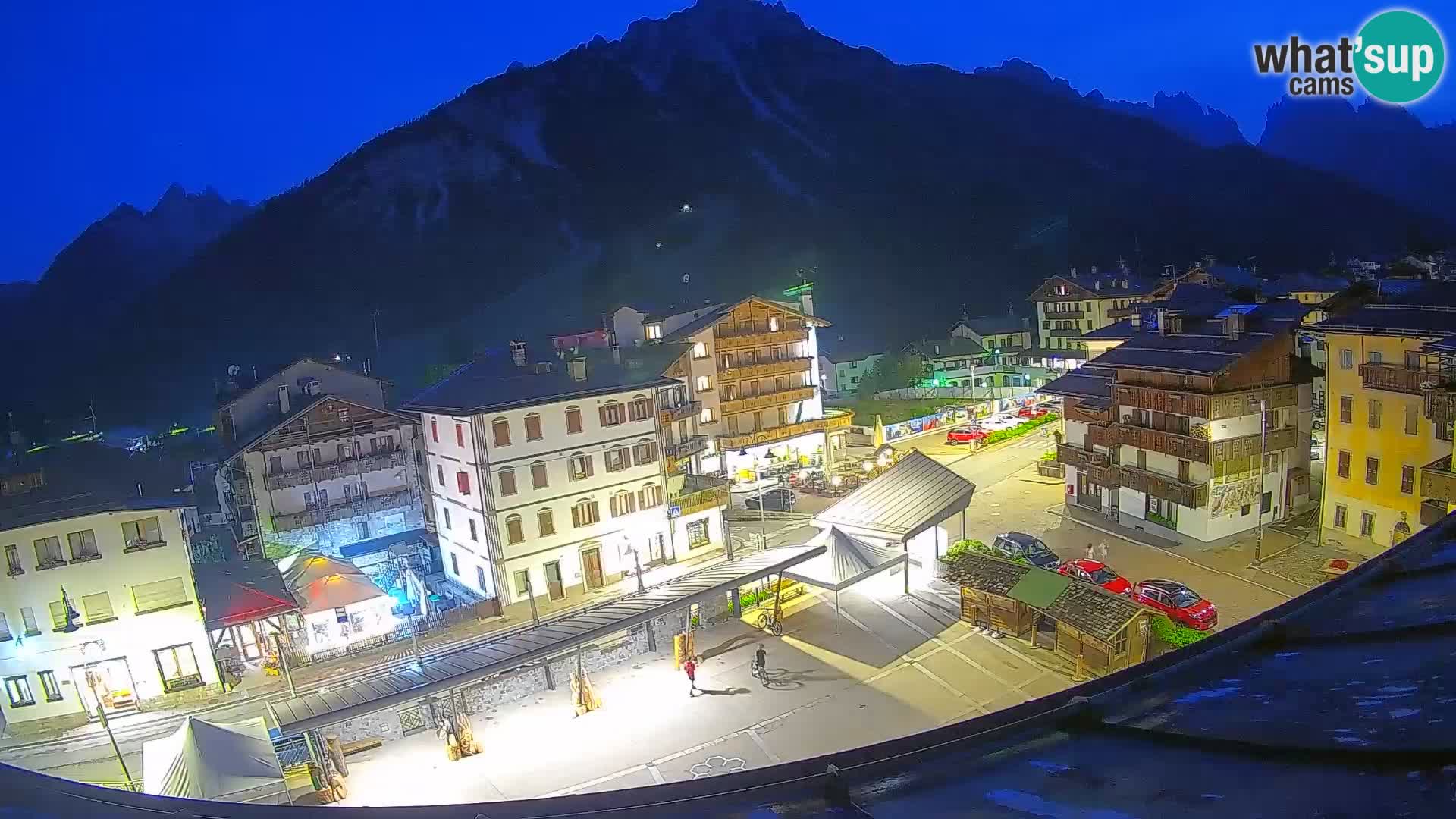 Piazza centrale di Forni di Sopra