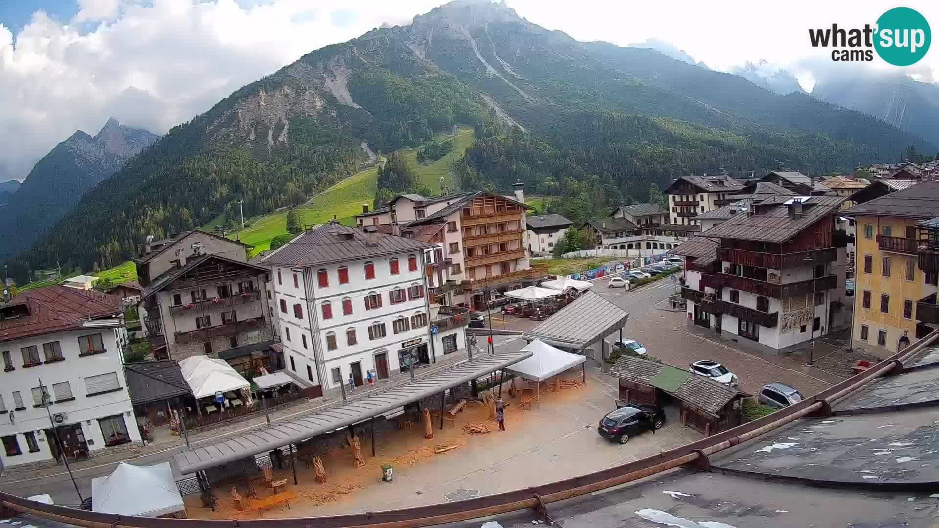 Piazza centrale di Forni di Sopra