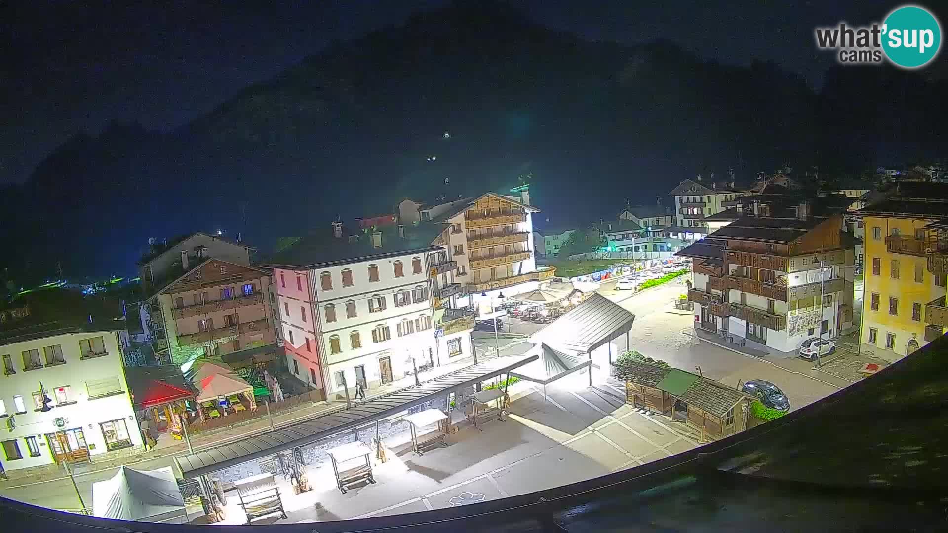 Piazza centrale di Forni di Sopra