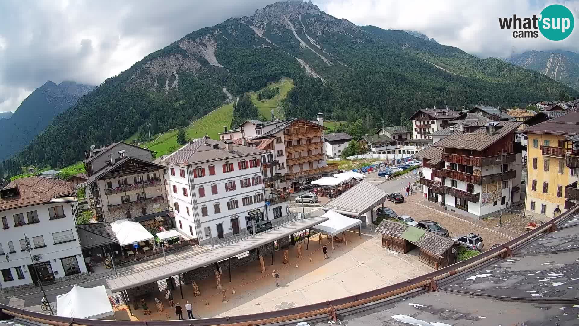Plaza principal de Forni di Sopra
