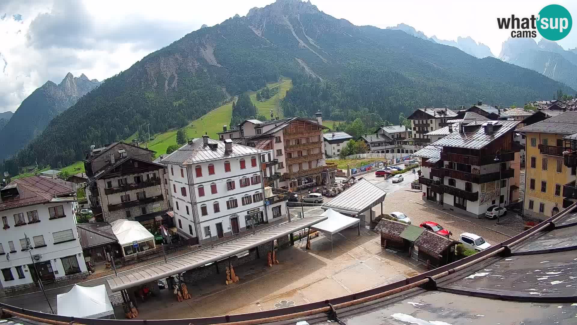 Plaza principal de Forni di Sopra
