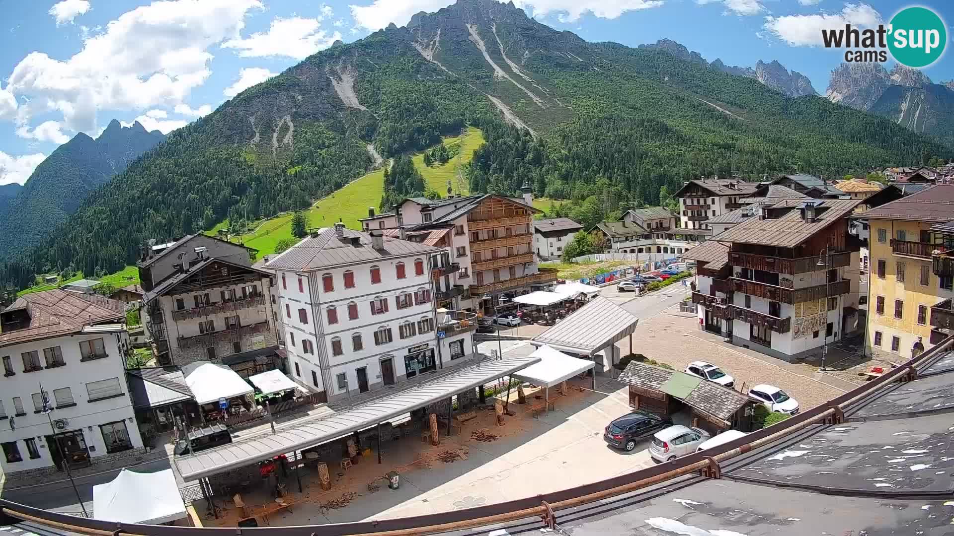 Hauptplatz von Forni di Sopra