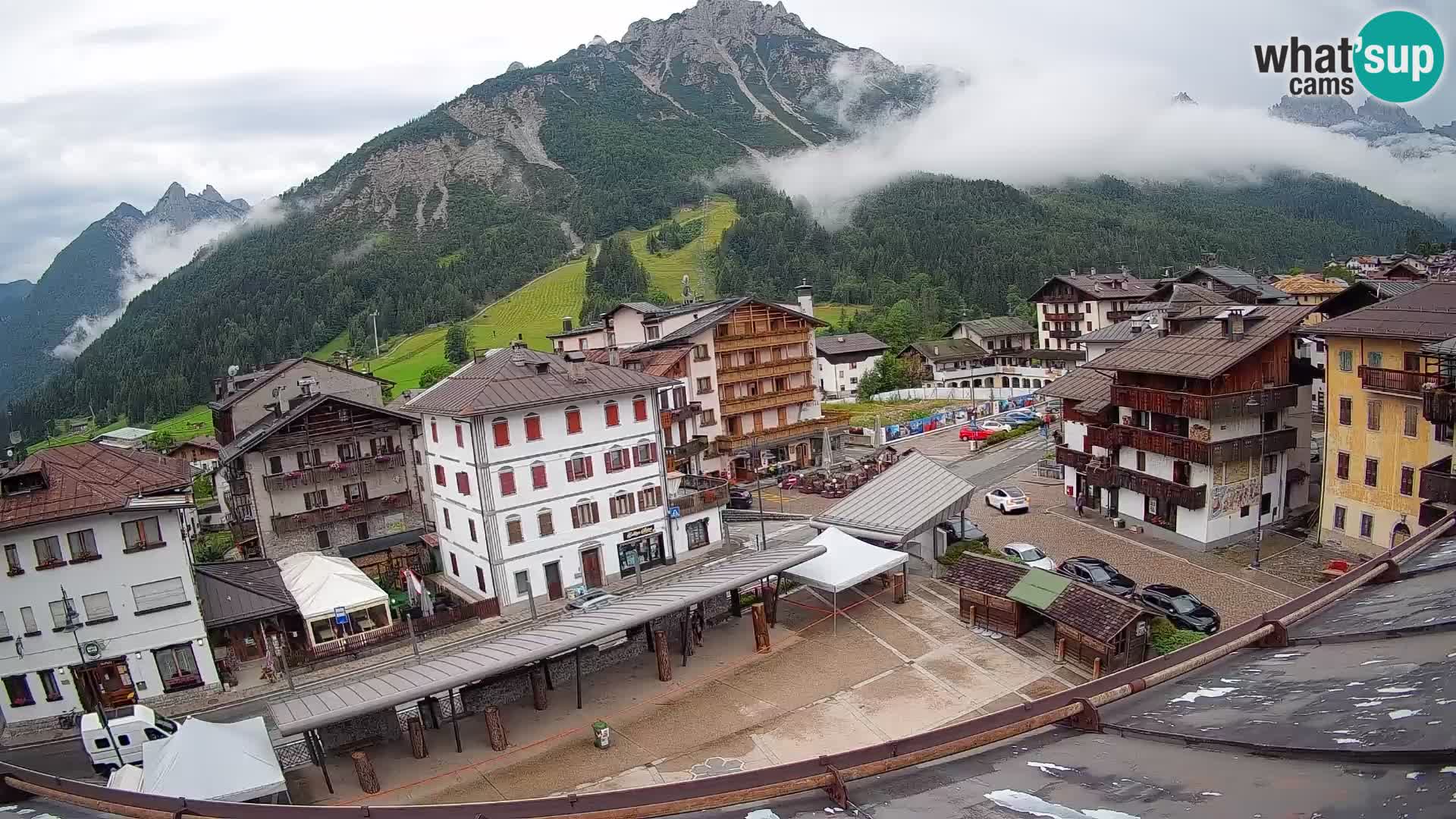 Plaza principal de Forni di Sopra