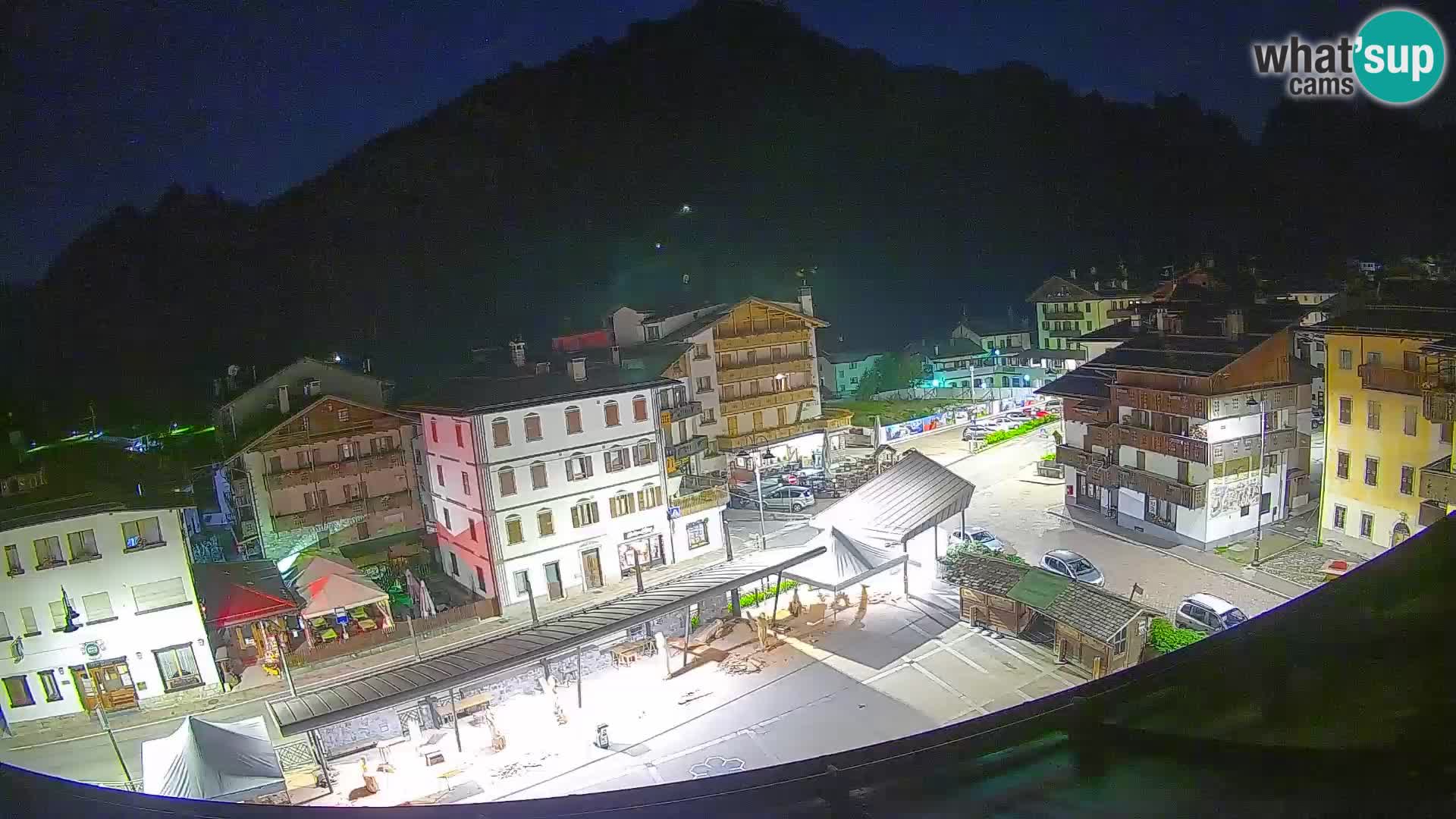 Piazza centrale di Forni di Sopra