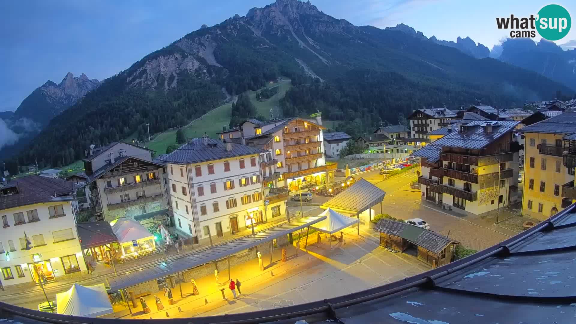 Piazza centrale di Forni di Sopra