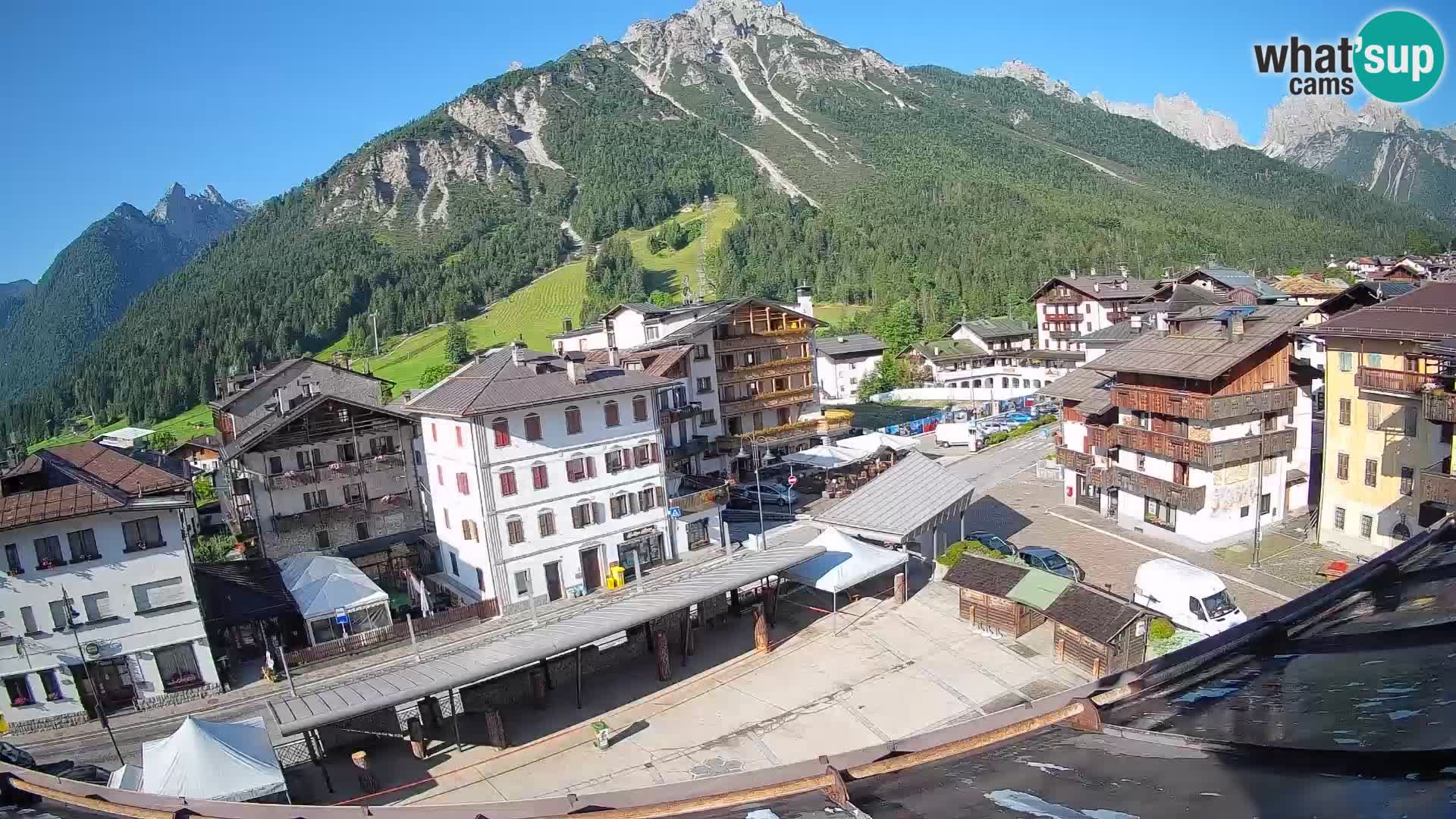 Piazza centrale di Forni di Sopra