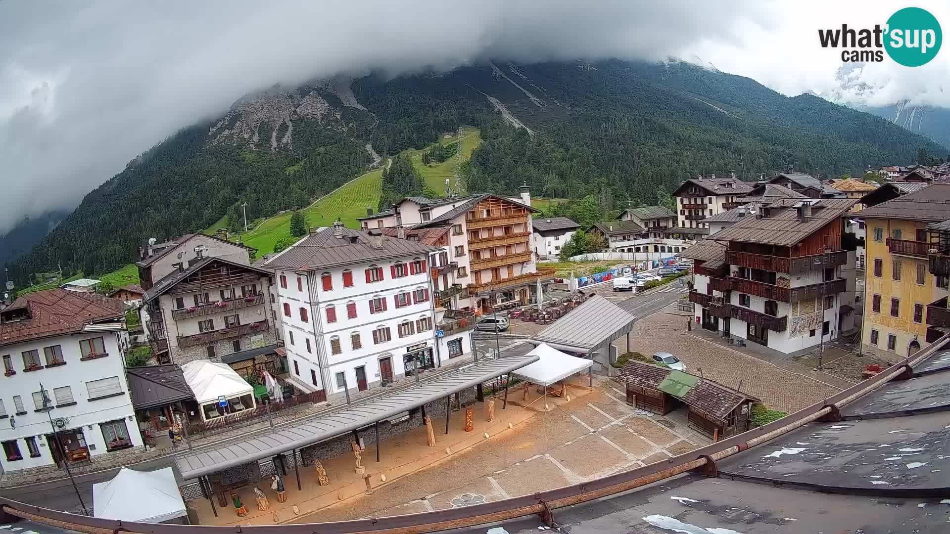 Plaza principal de Forni di Sopra
