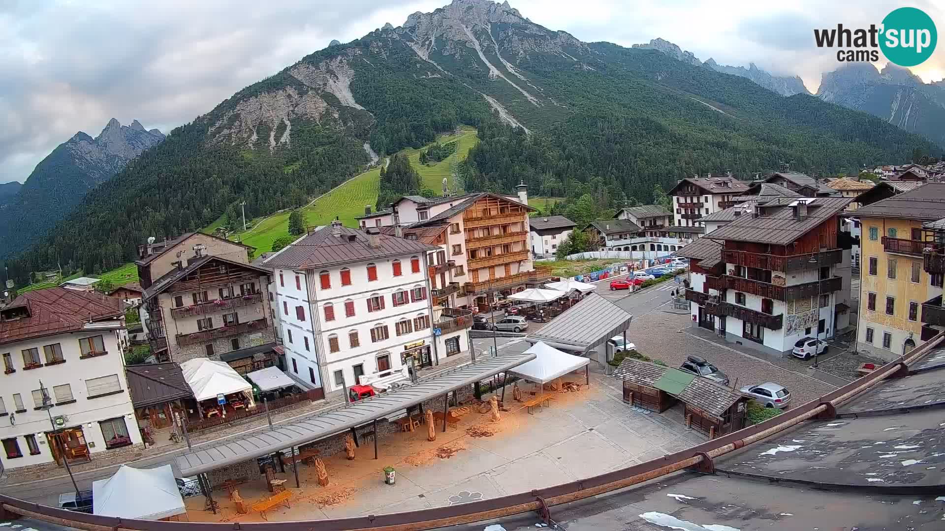 Plaza principal de Forni di Sopra
