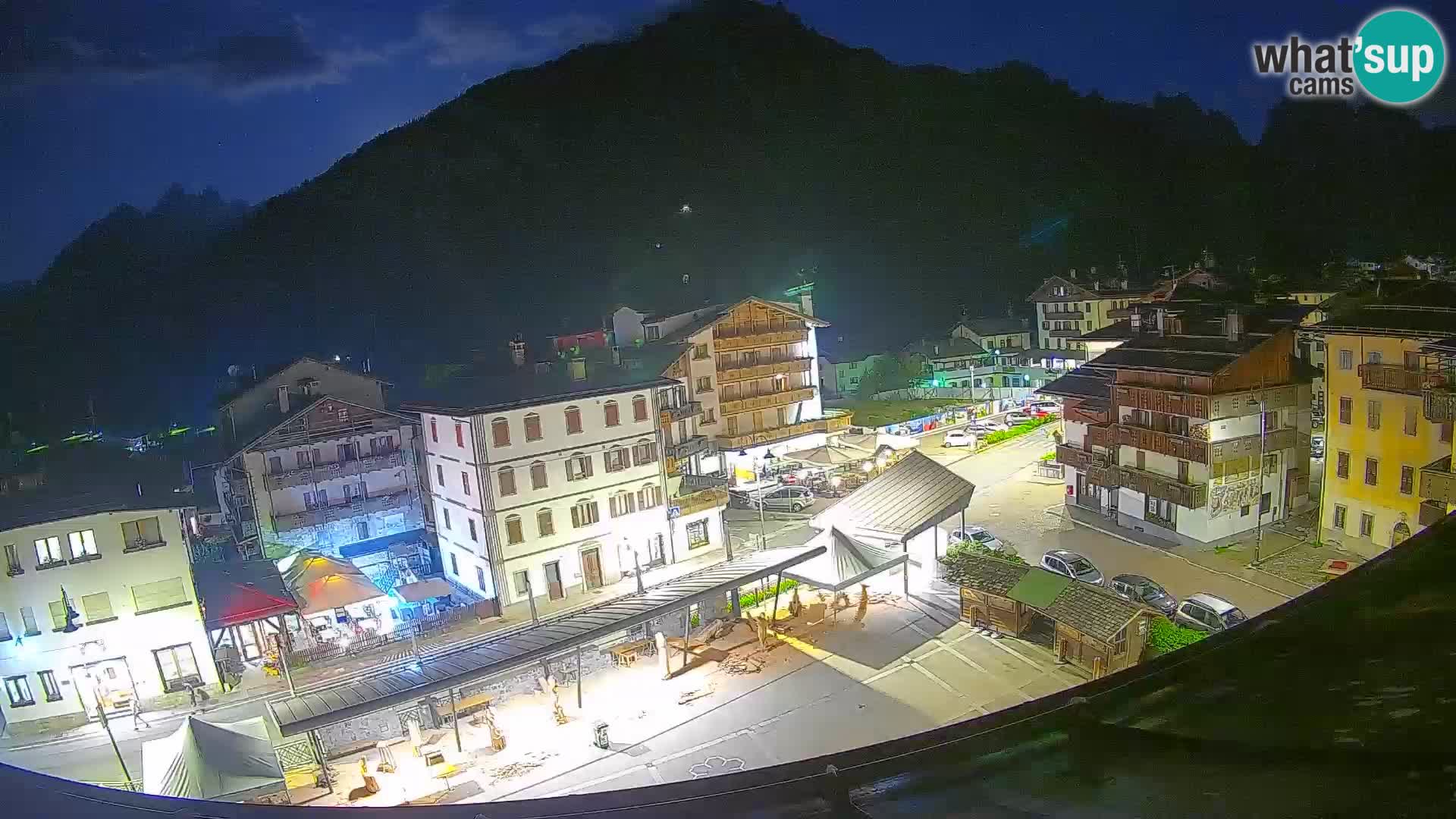 Piazza centrale di Forni di Sopra