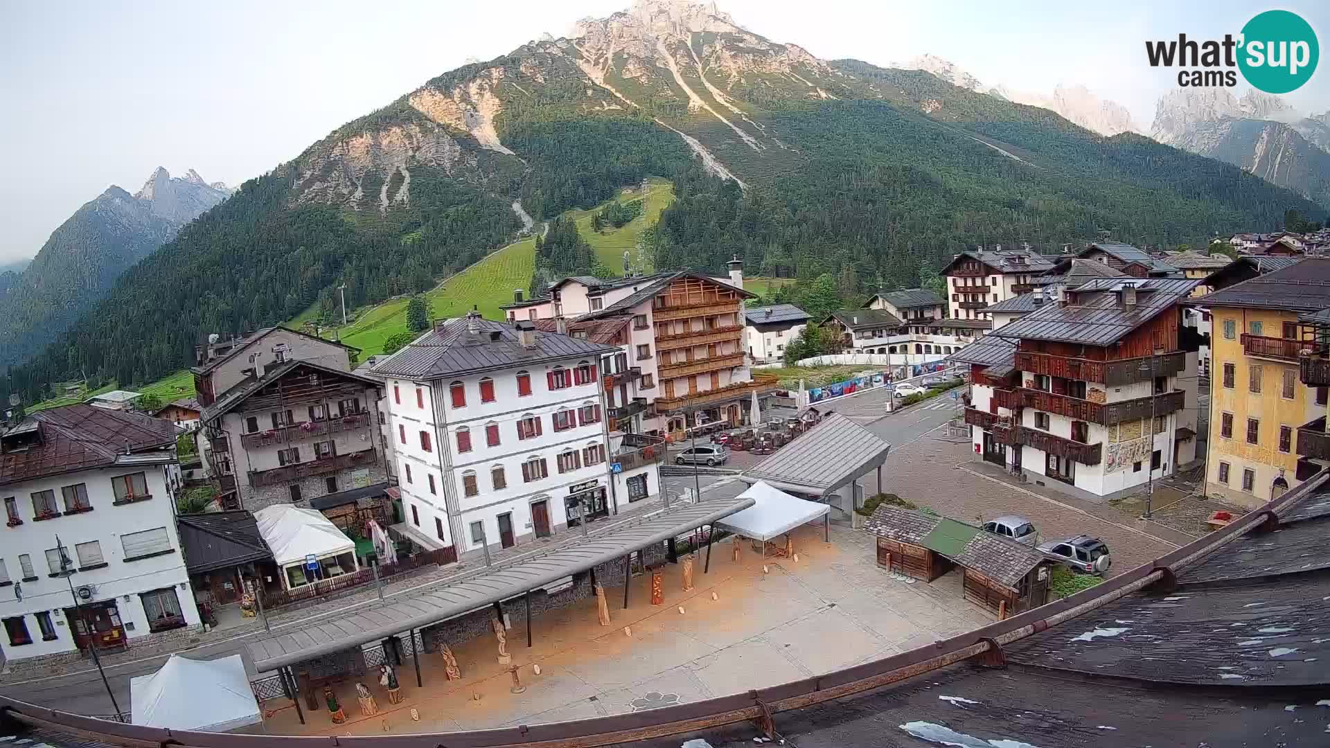 Piazza centrale di Forni di Sopra