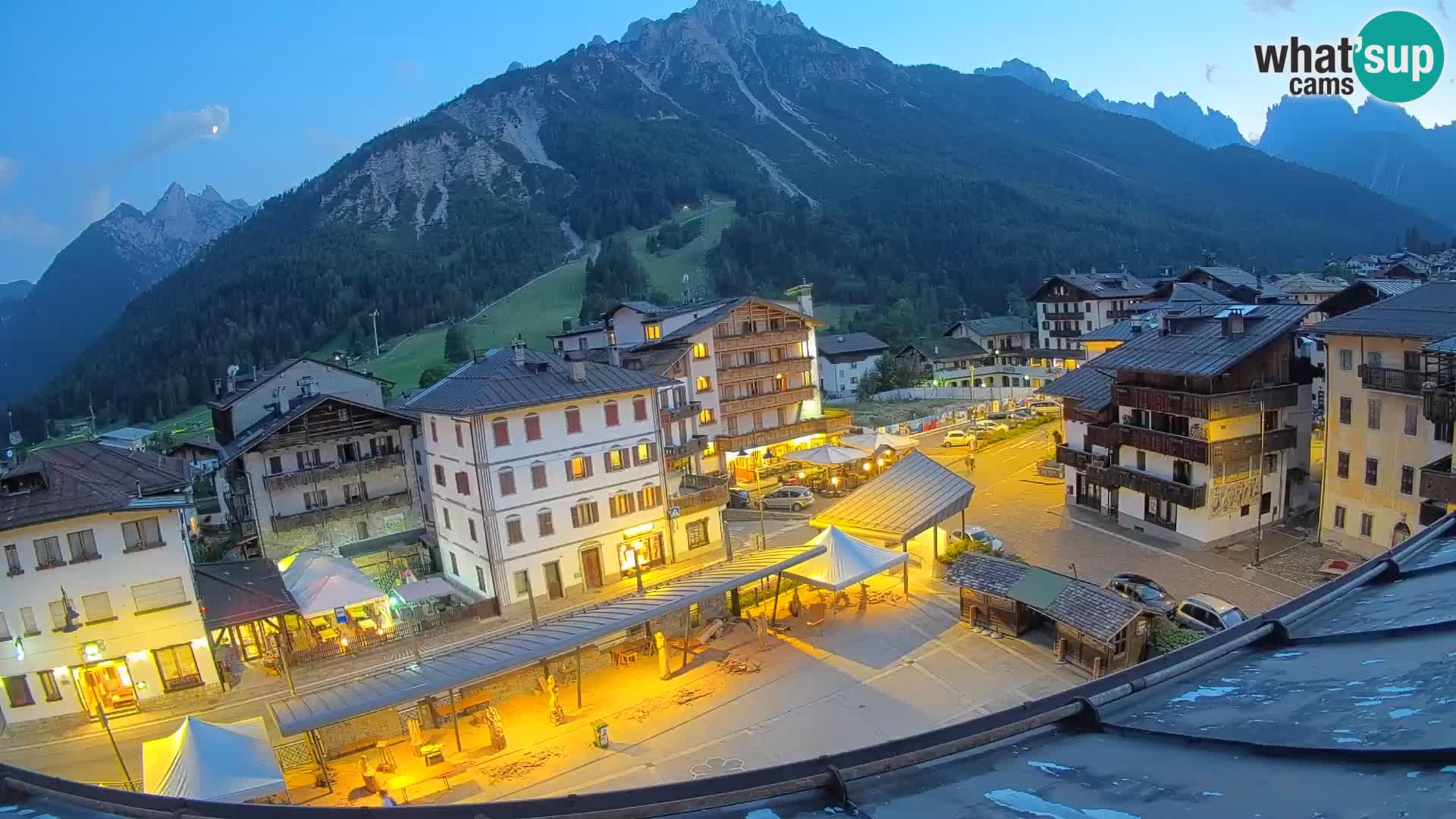Piazza centrale di Forni di Sopra