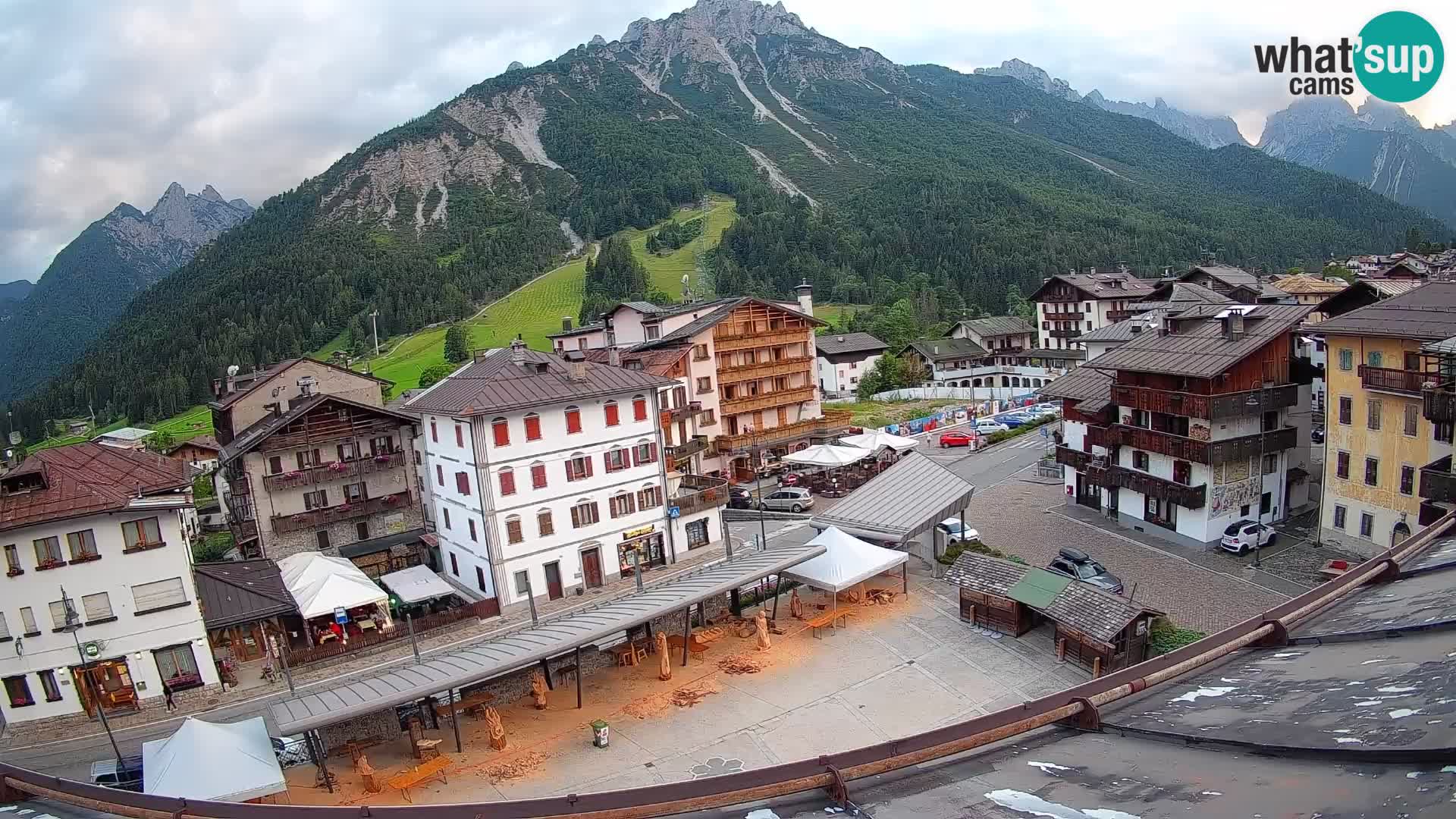 Piazza centrale di Forni di Sopra