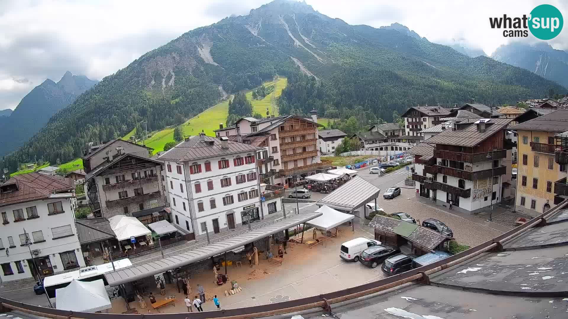 Piazza centrale di Forni di Sopra