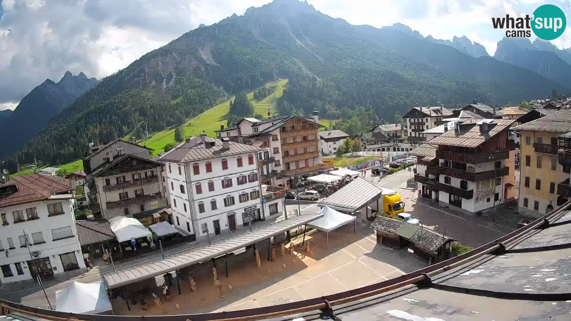 Hauptplatz von Forni di Sopra