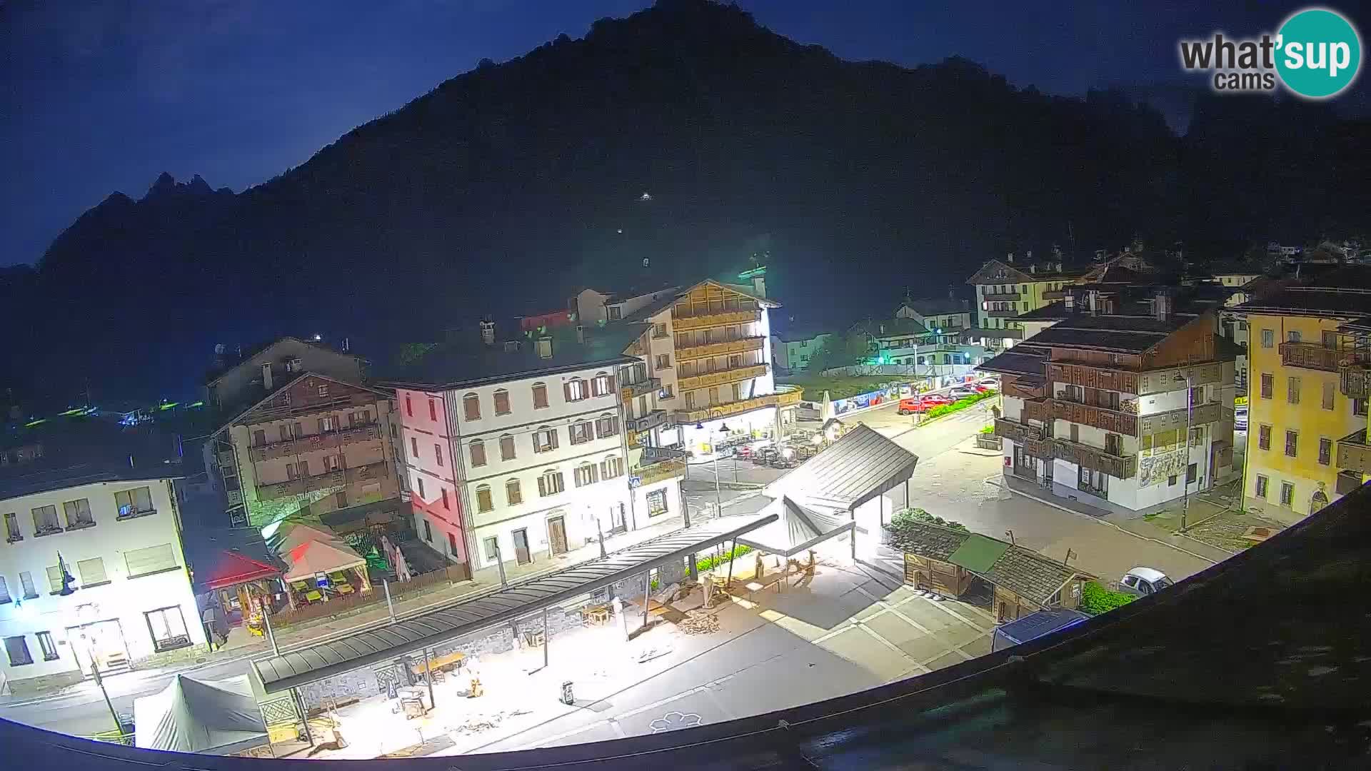Piazza centrale di Forni di Sopra