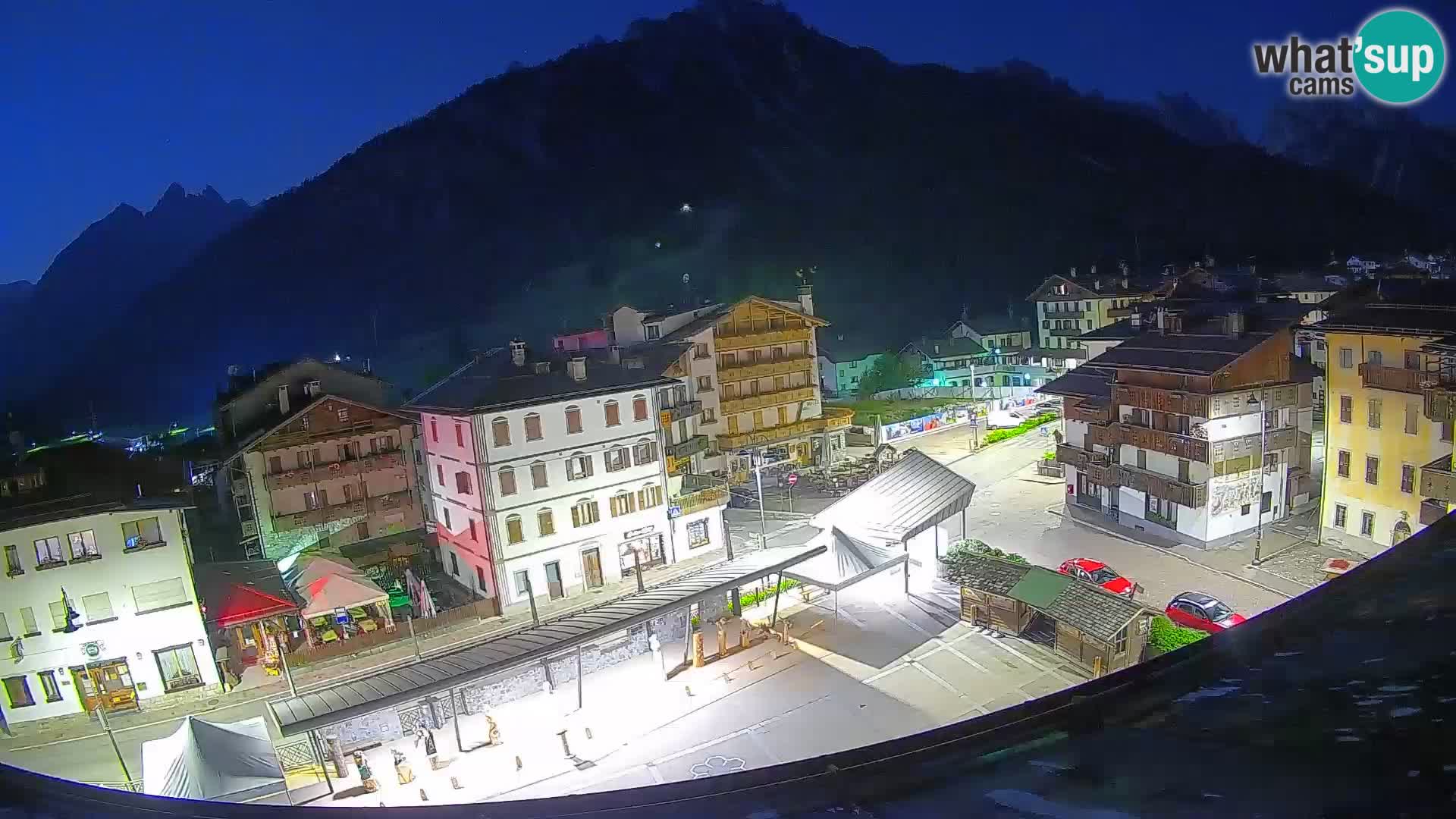 Piazza centrale di Forni di Sopra