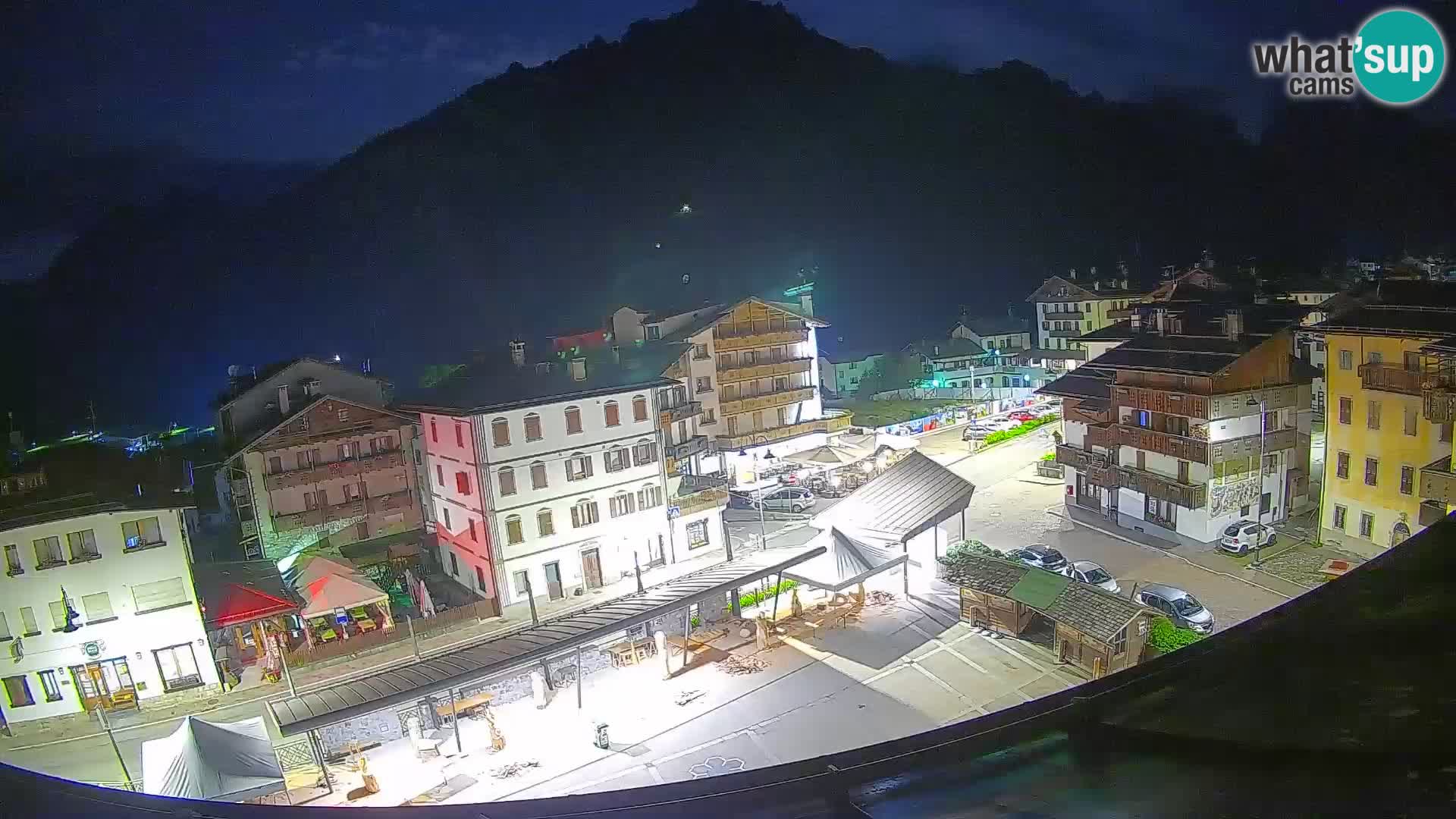 Plaza principal de Forni di Sopra