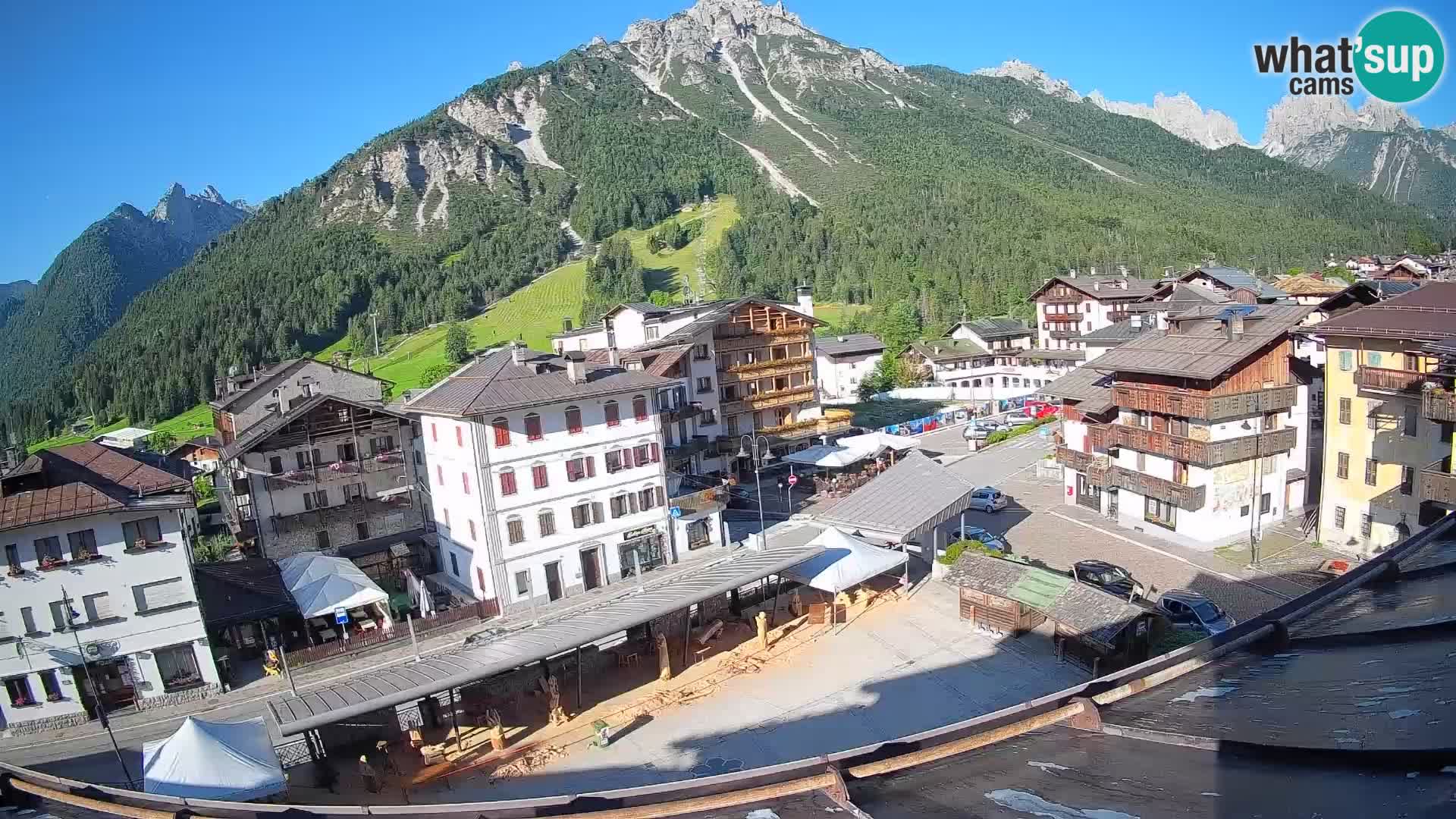 Piazza centrale di Forni di Sopra