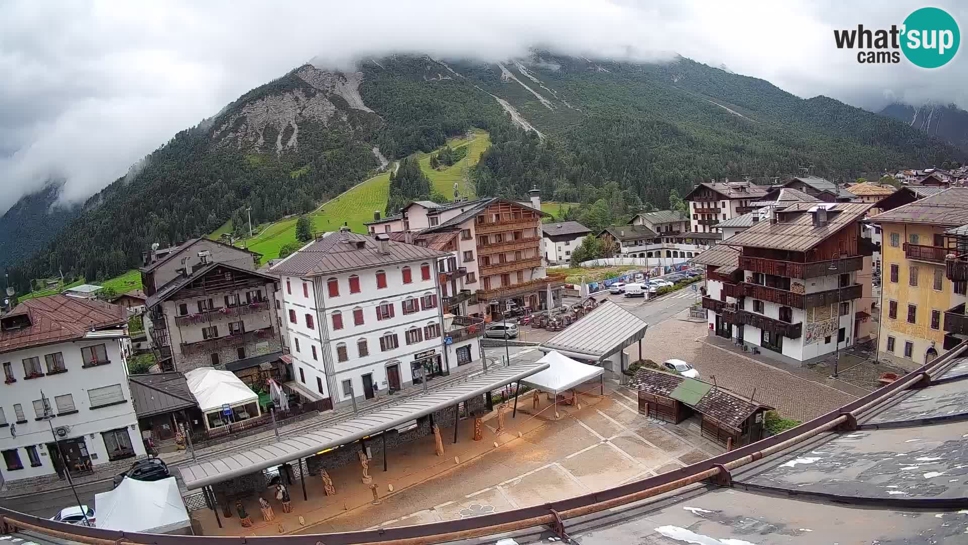 Piazza centrale di Forni di Sopra