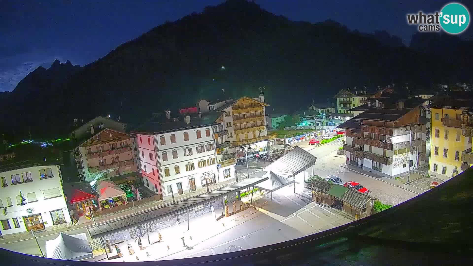 Piazza centrale di Forni di Sopra