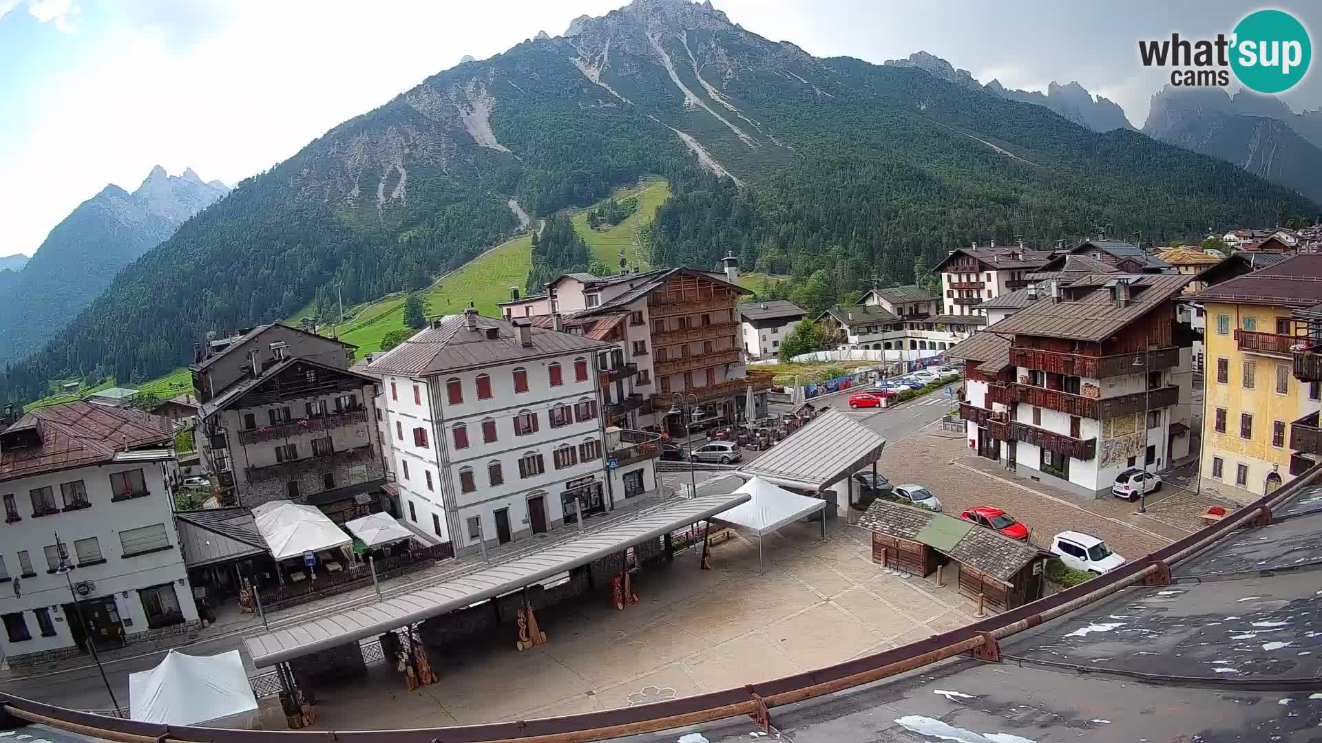 Plaza principal de Forni di Sopra