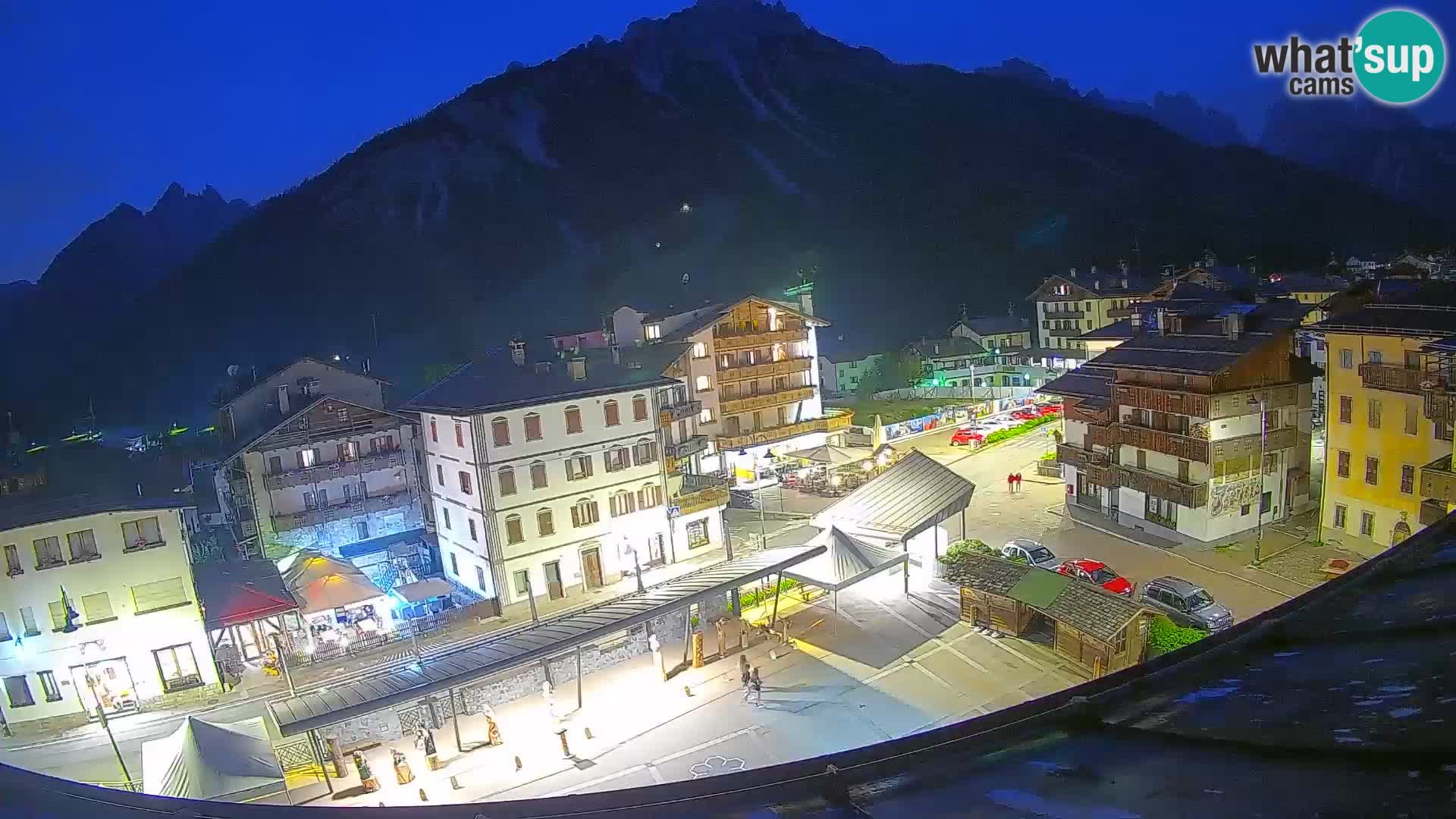 Plaza principal de Forni di Sopra