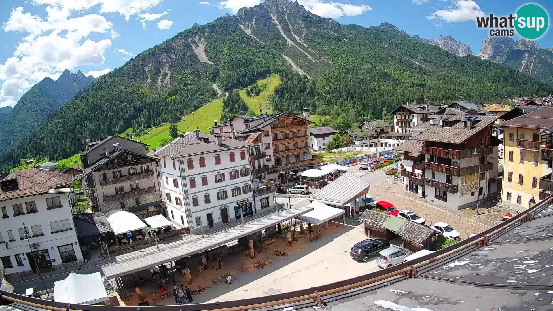 Hauptplatz von Forni di Sopra