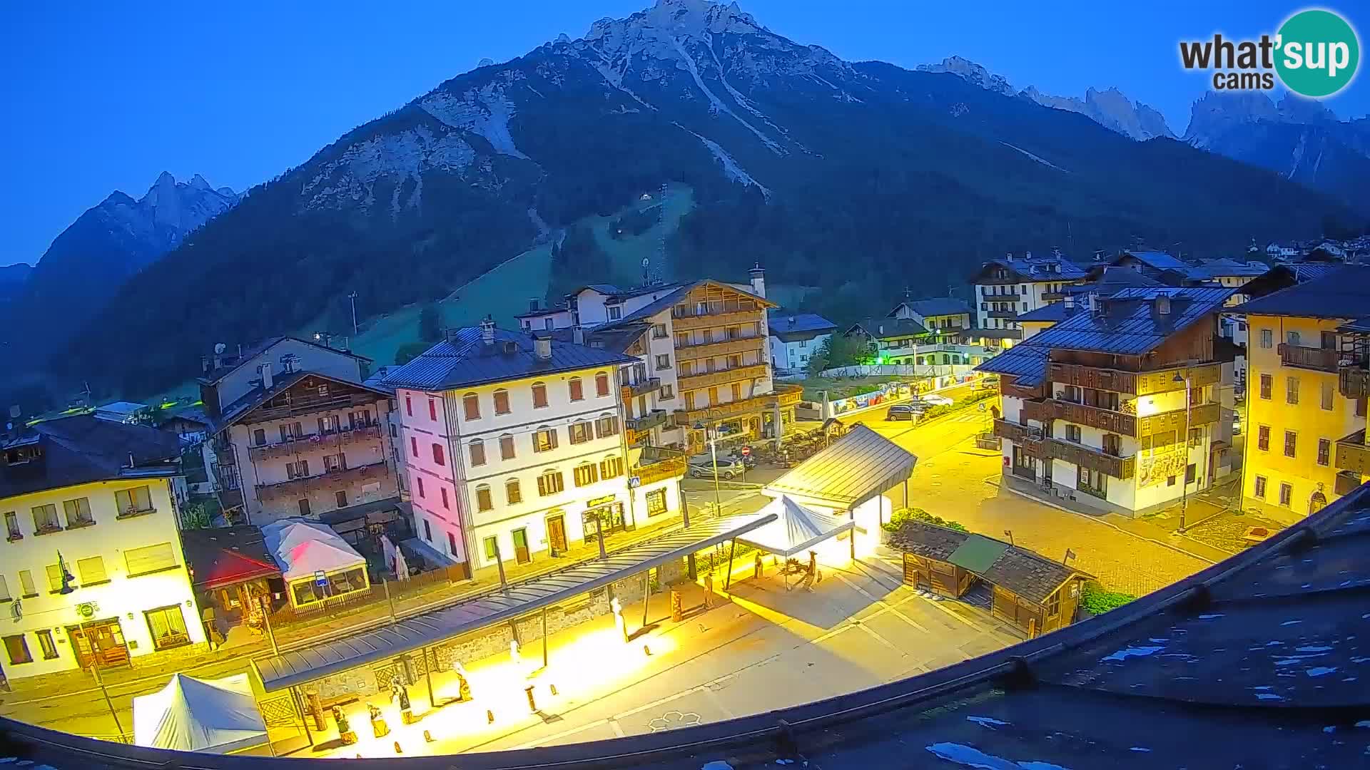 Piazza centrale di Forni di Sopra