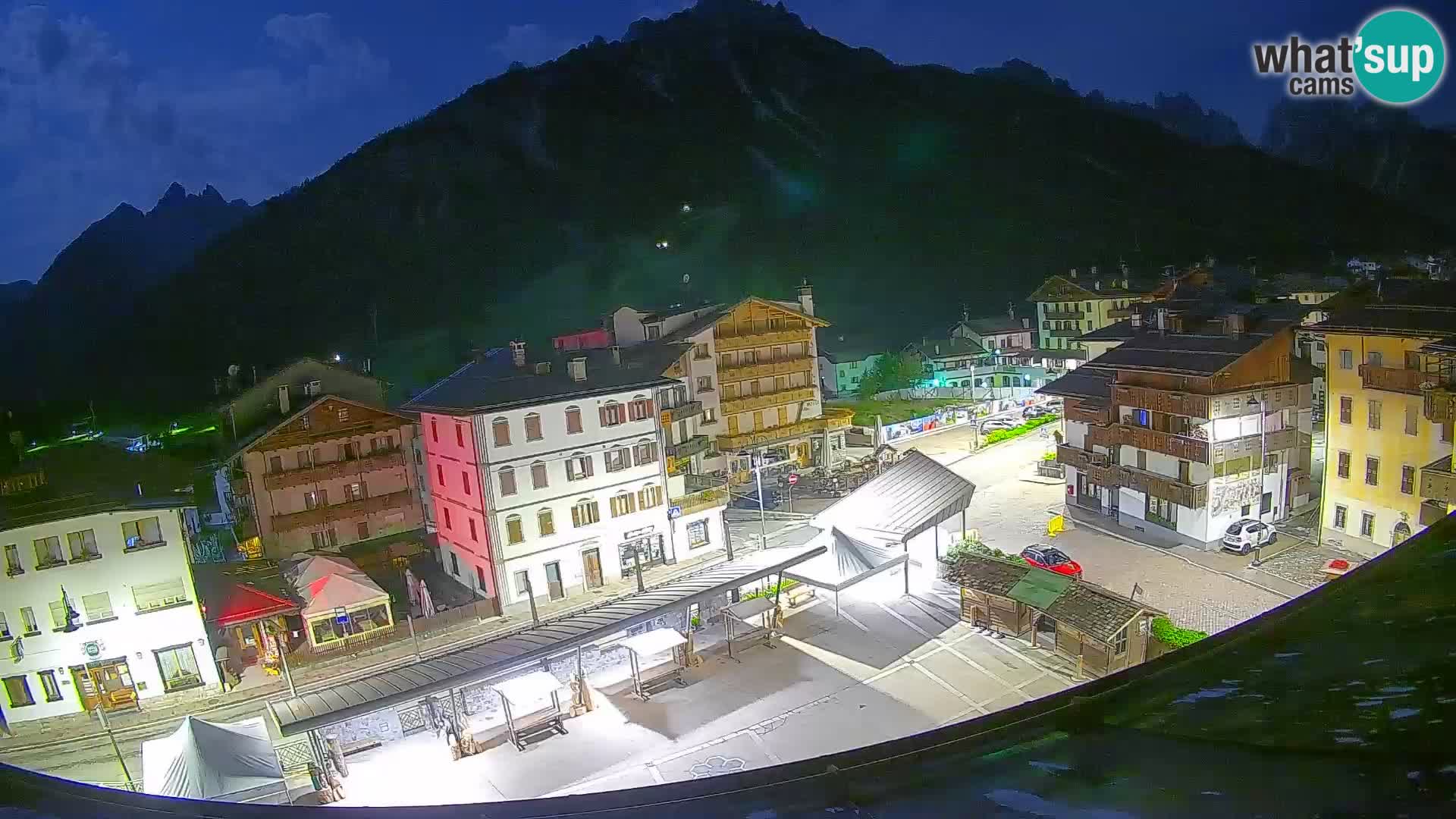 Plaza principal de Forni di Sopra