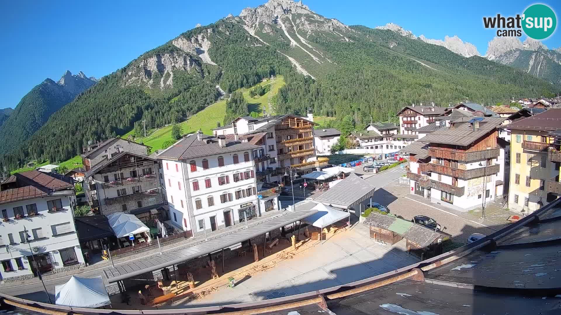 Piazza centrale di Forni di Sopra