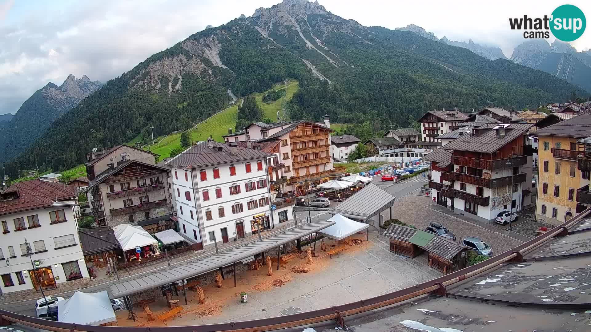 Piazza centrale di Forni di Sopra