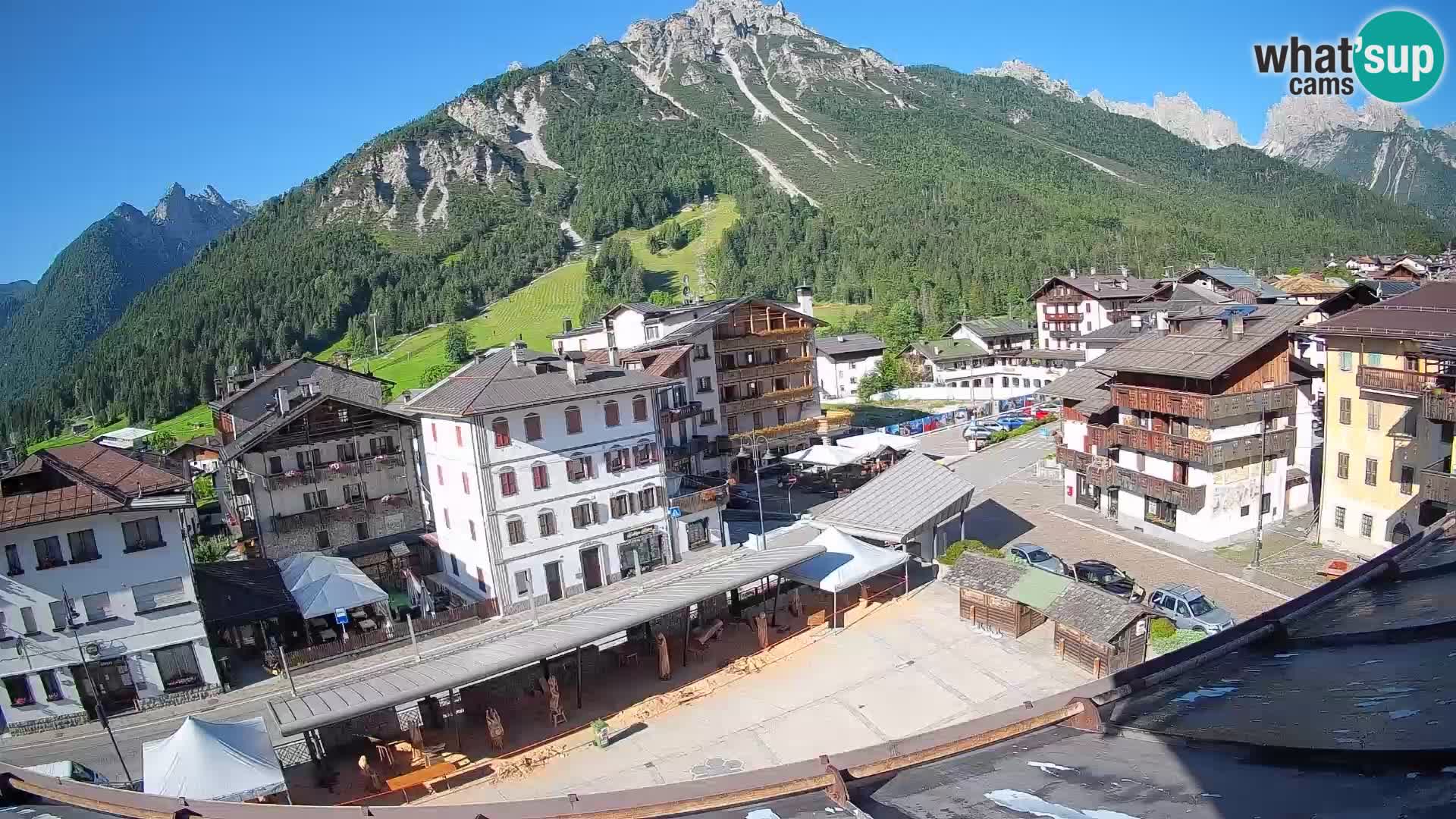 Piazza centrale di Forni di Sopra