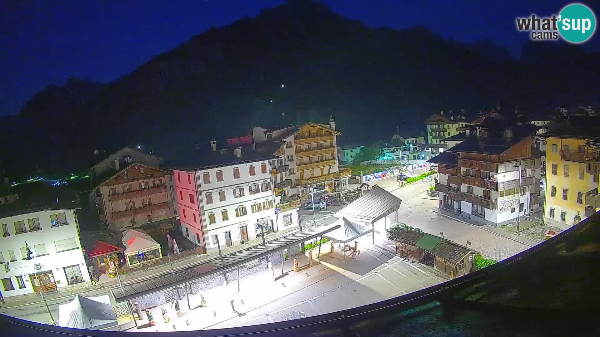 Piazza centrale di Forni di Sopra