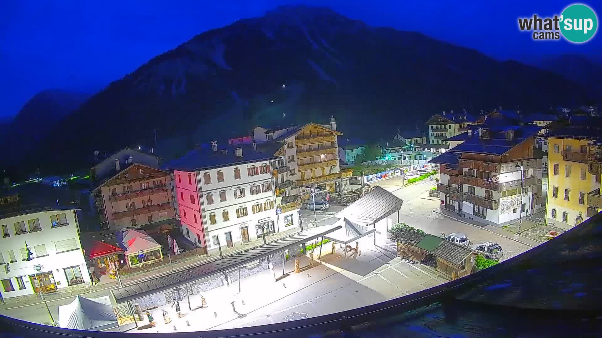 Piazza centrale di Forni di Sopra