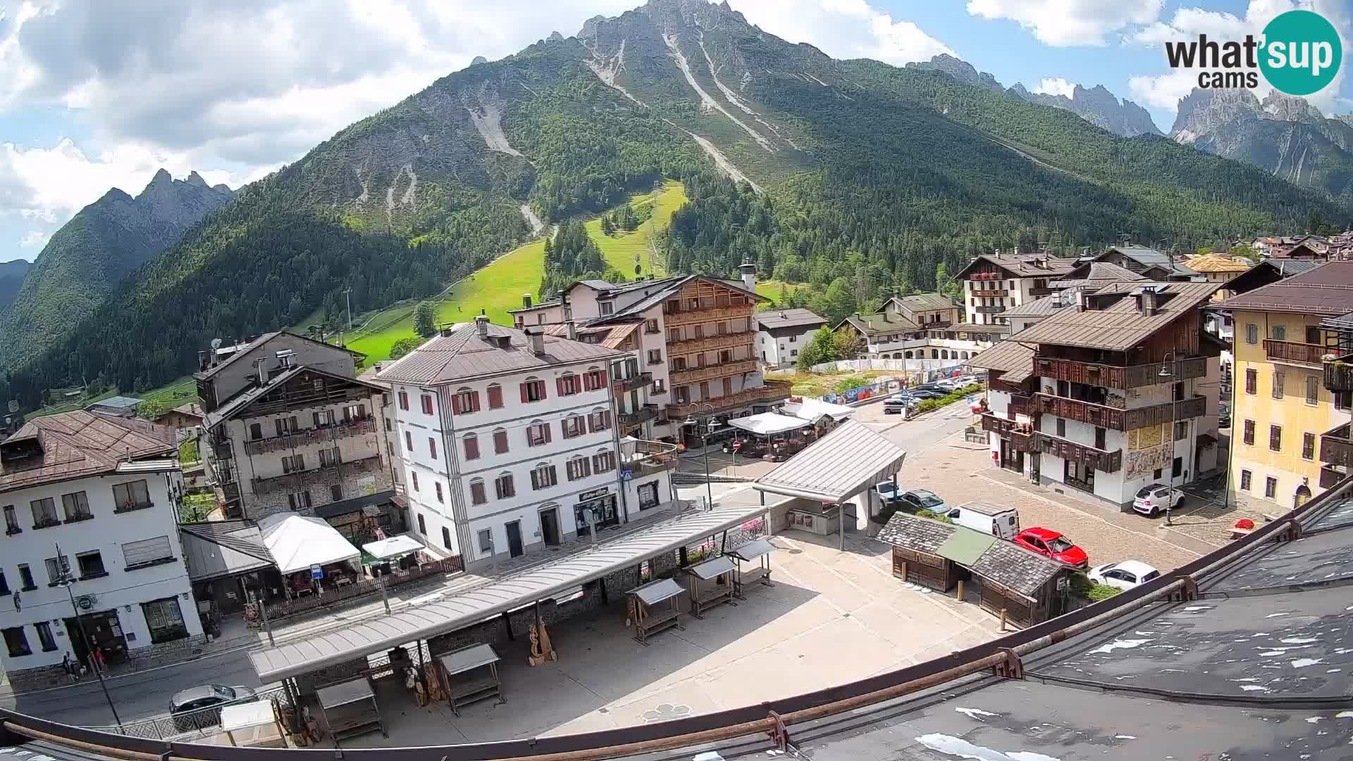 Plaza principal de Forni di Sopra