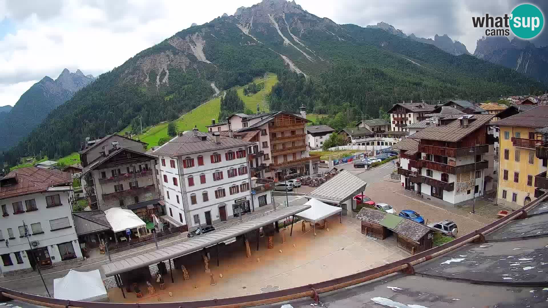 Hauptplatz von Forni di Sopra