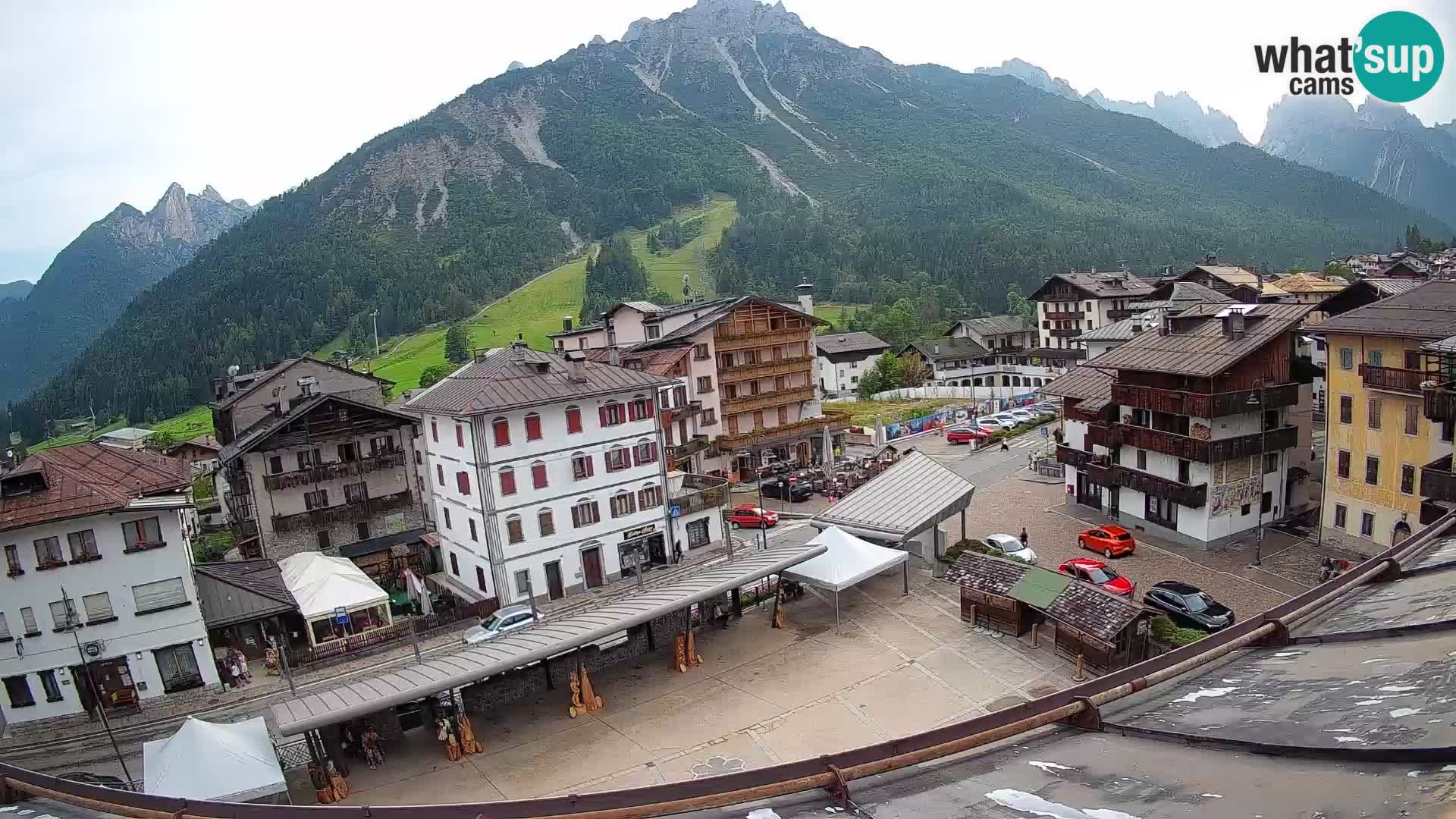 Piazza centrale di Forni di Sopra
