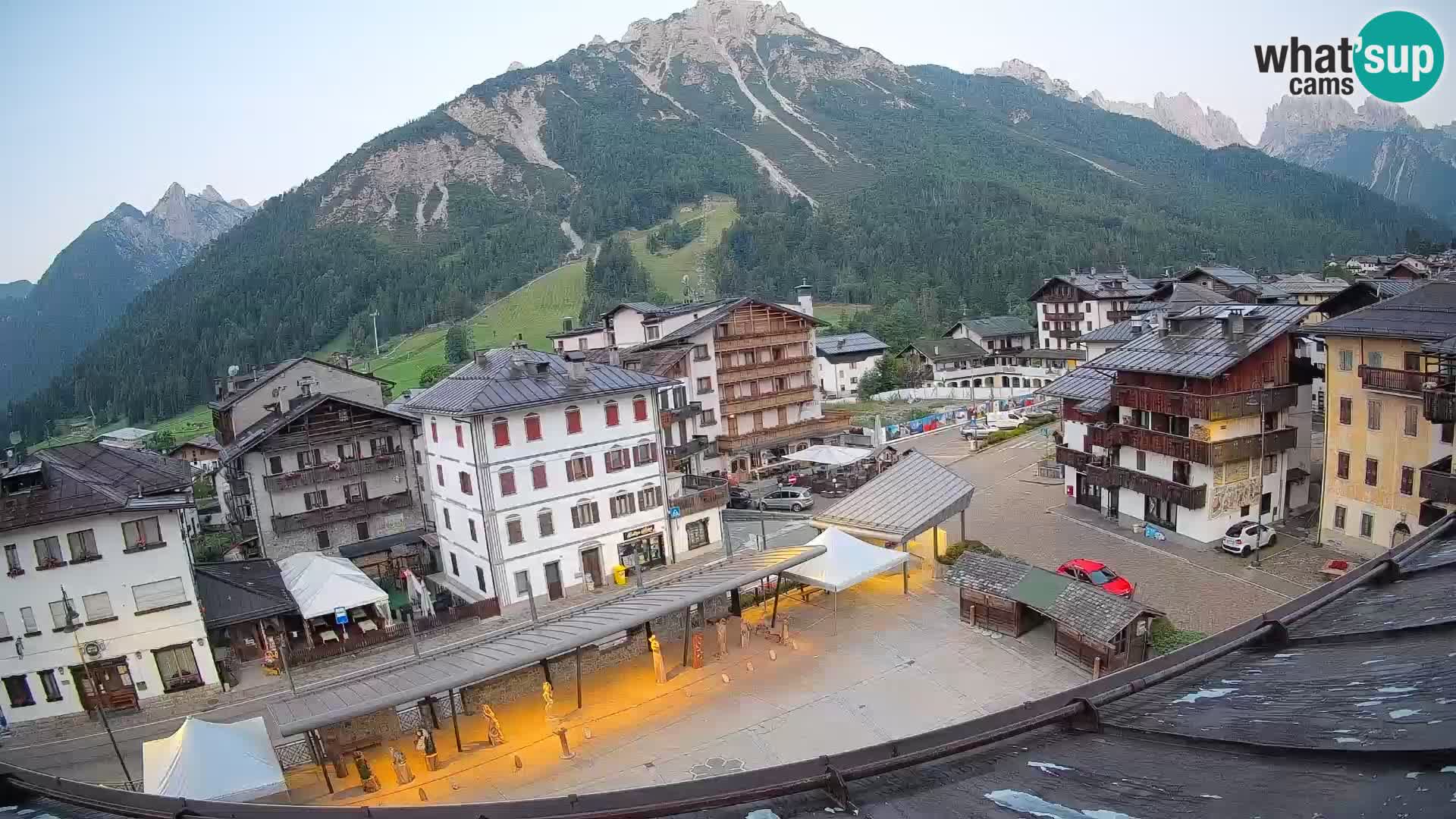 Piazza centrale di Forni di Sopra