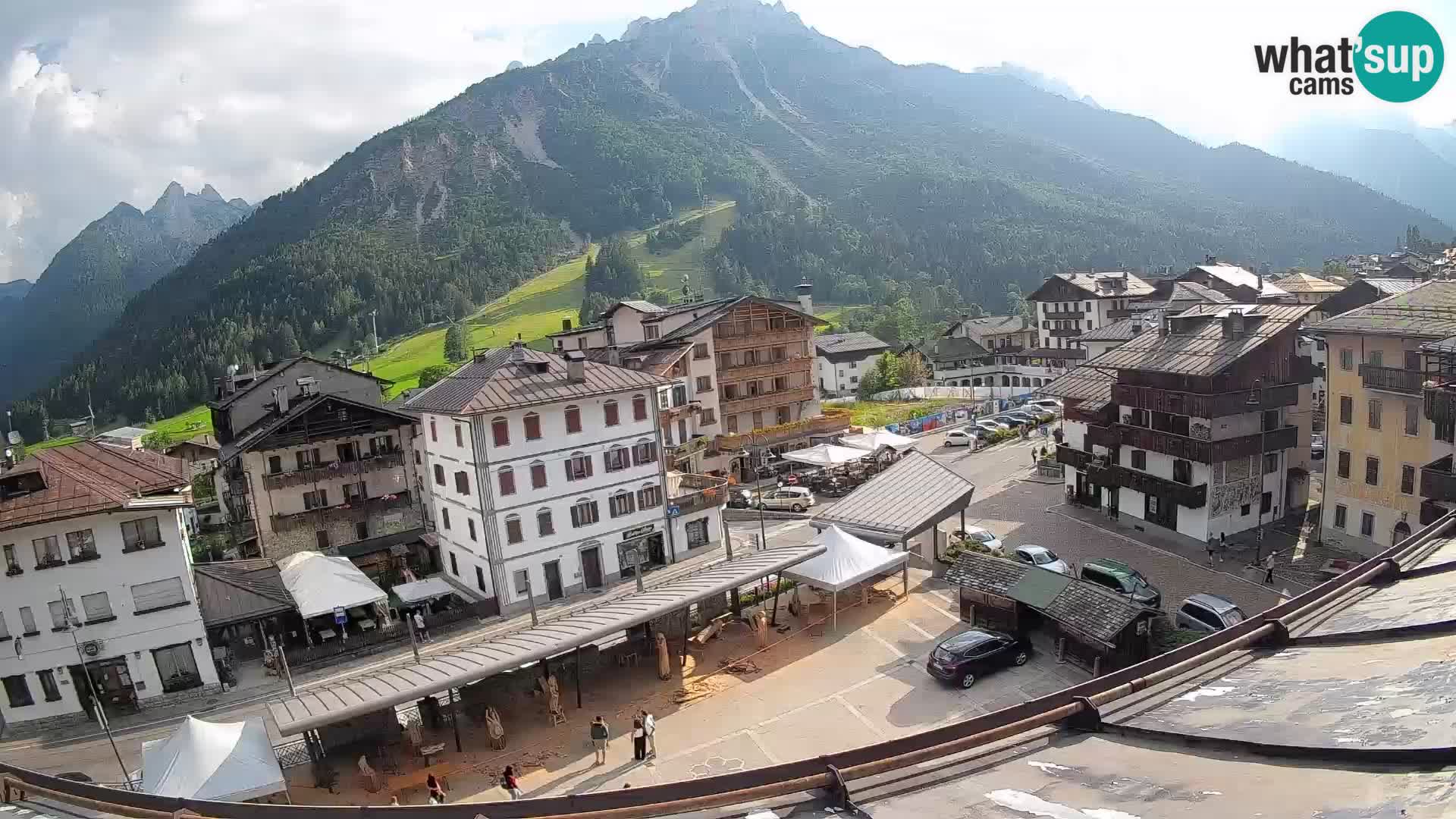 Piazza centrale di Forni di Sopra