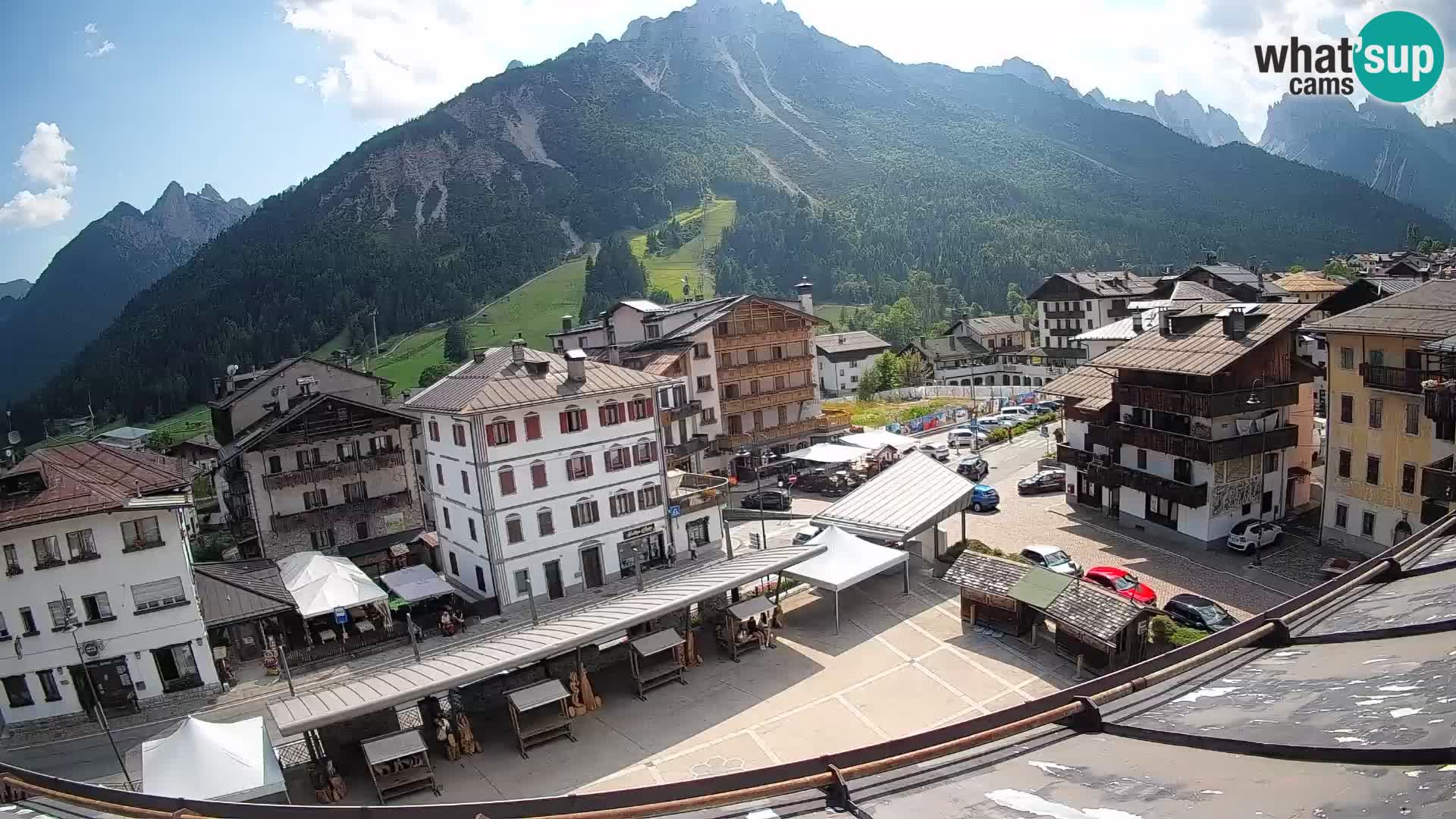 Plaza principal de Forni di Sopra