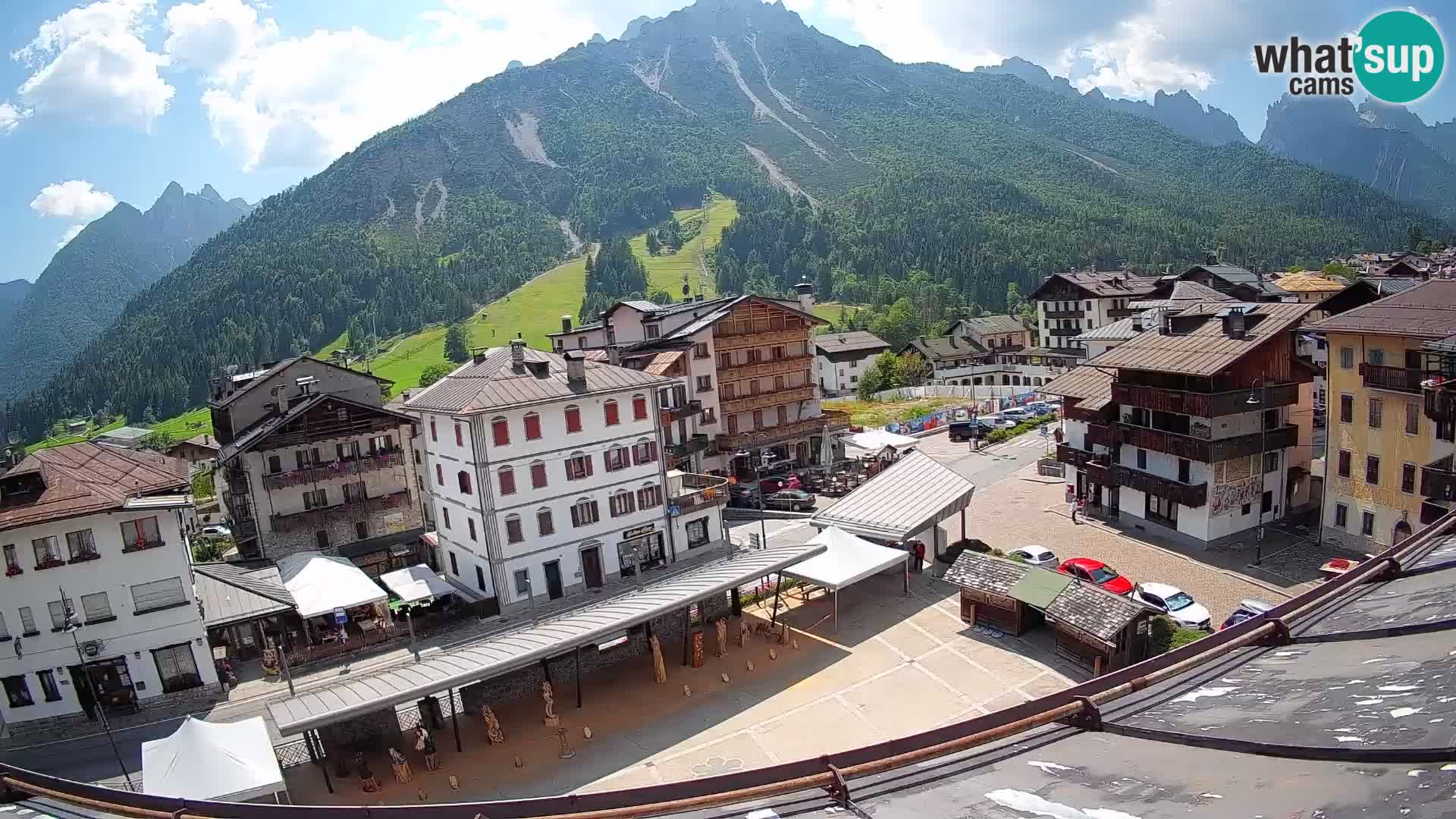 Hauptplatz von Forni di Sopra