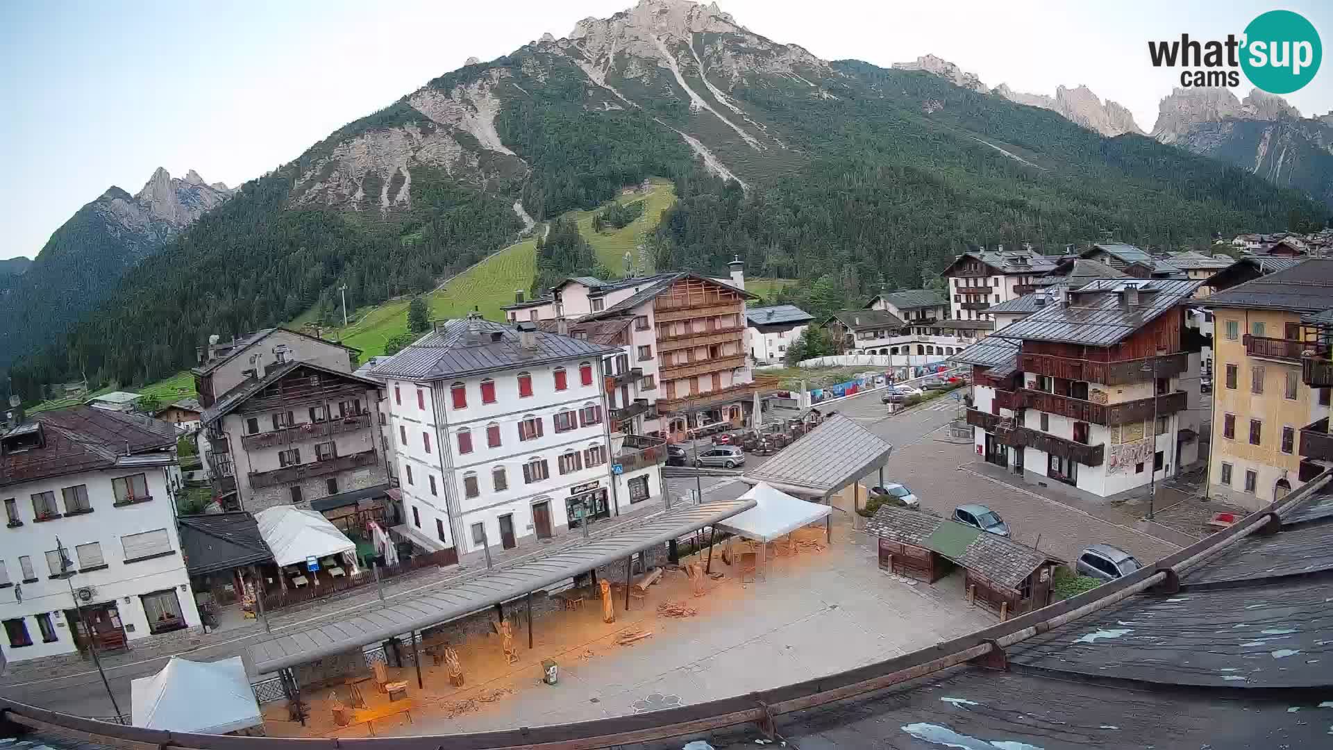 Piazza centrale di Forni di Sopra