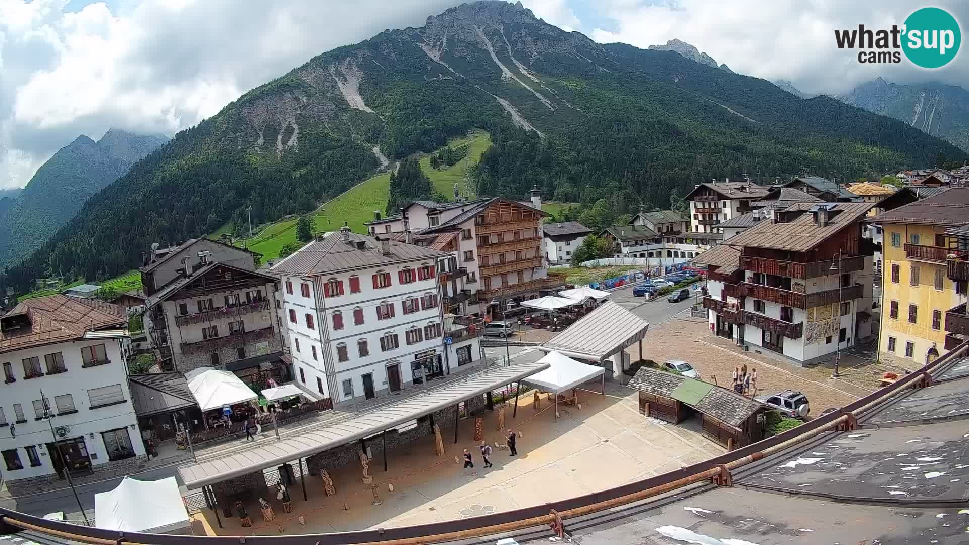 Hauptplatz von Forni di Sopra