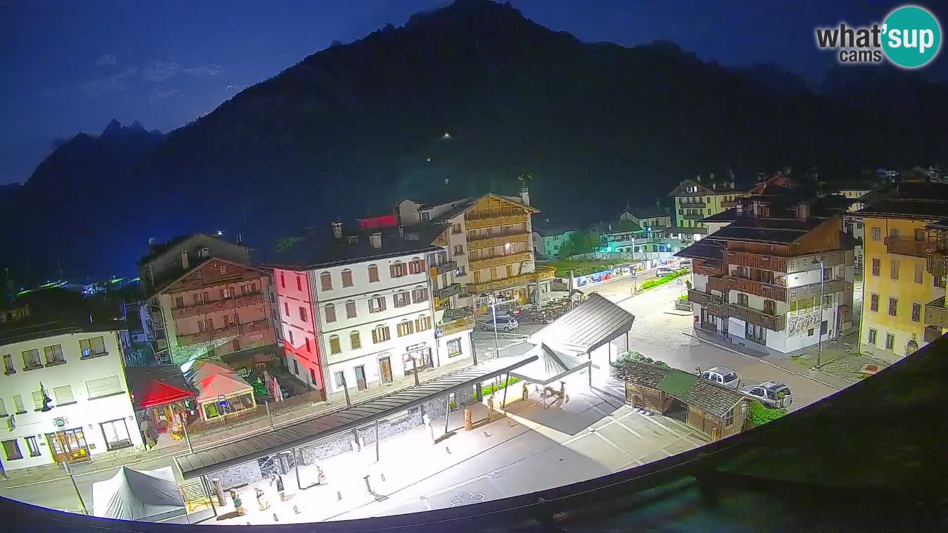 Piazza centrale di Forni di Sopra