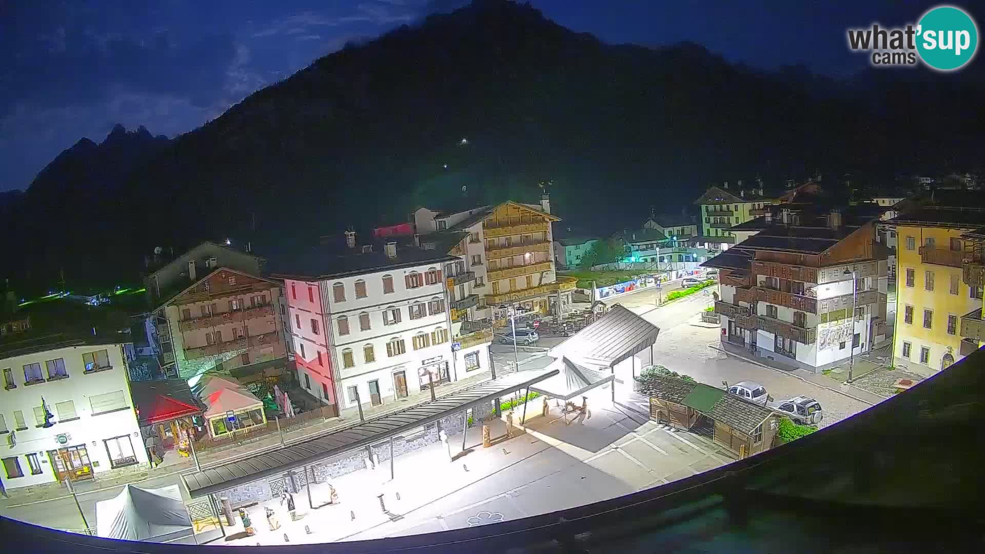 Piazza centrale di Forni di Sopra