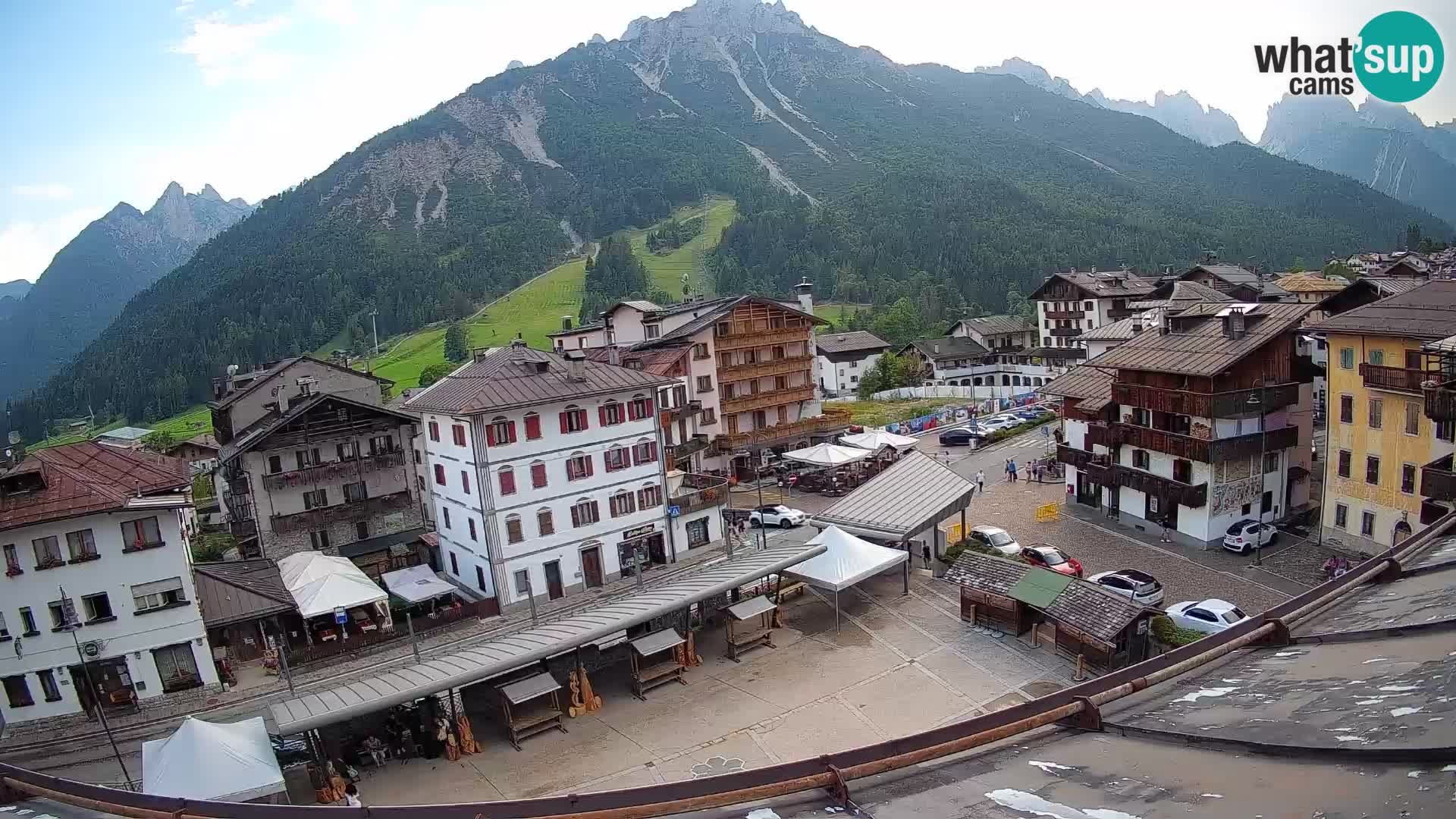 Piazza centrale di Forni di Sopra