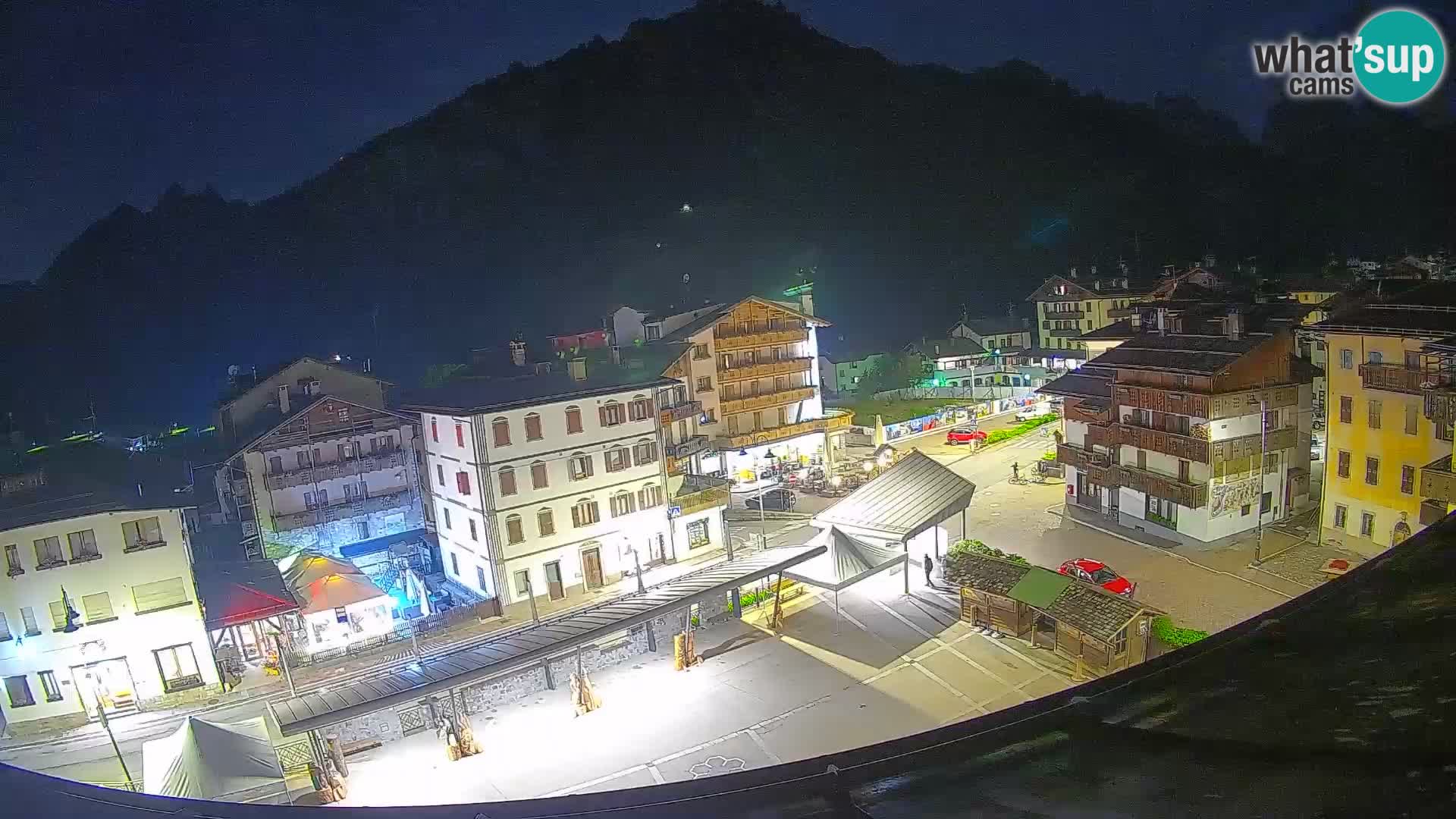 Hauptplatz von Forni di Sopra
